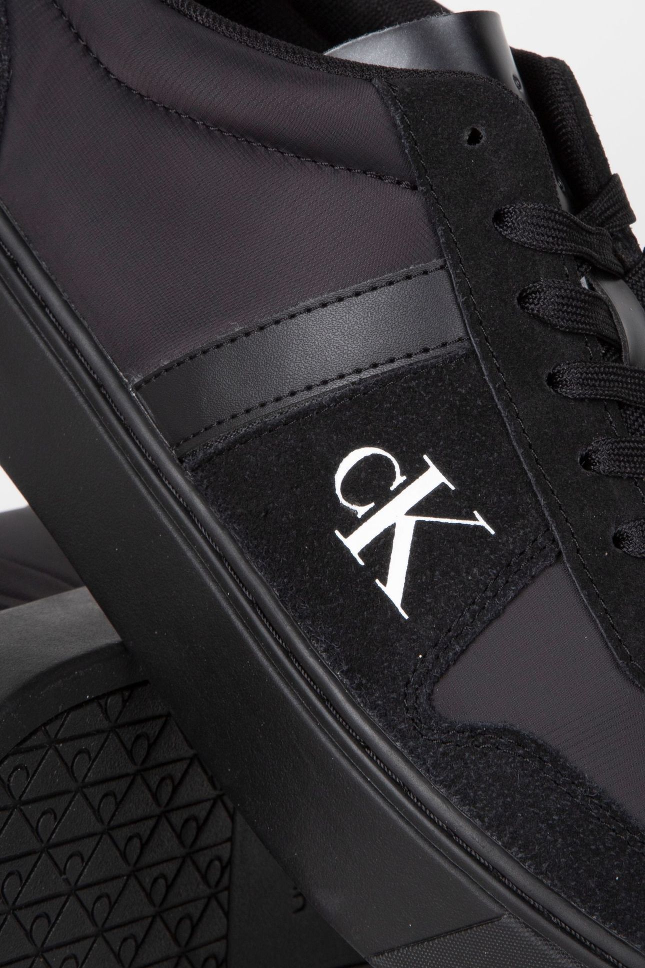 CLASSIC CUPS LACE SHOES TRIPLE BLACK 3