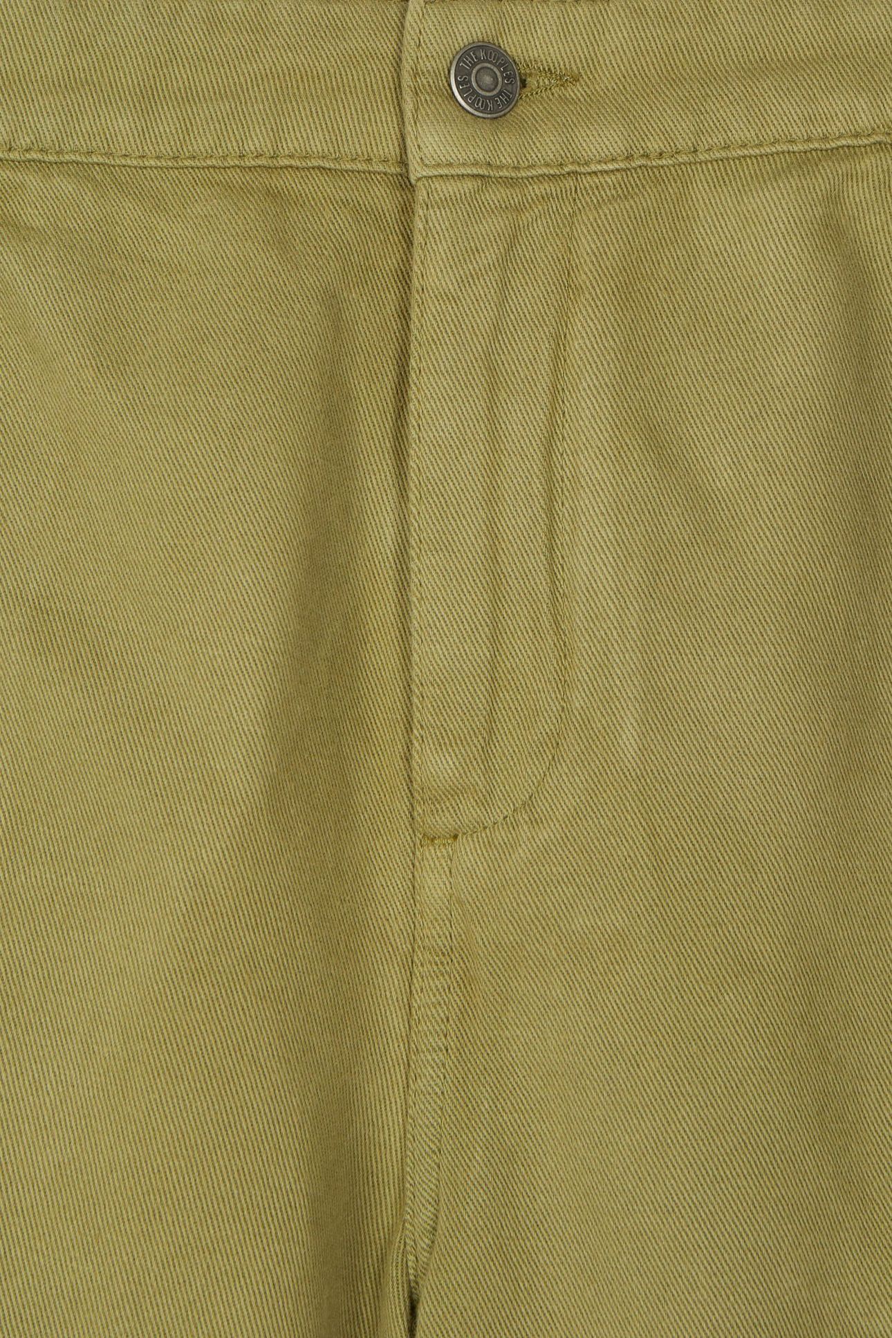 CASUAL CARGO SHORTS WITH PLEATS AND PATCH POCKETS WOOD KAKI 6