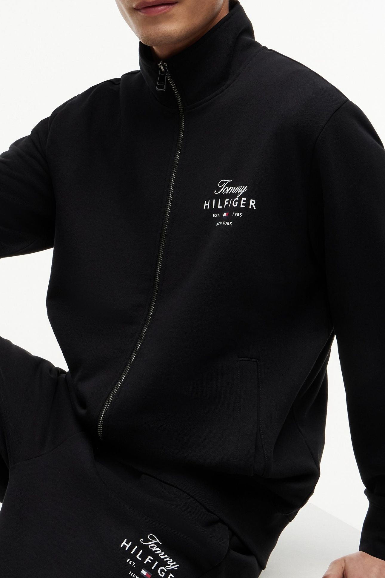 SCRIPT STACK SWEATSHIRT BLACK 5