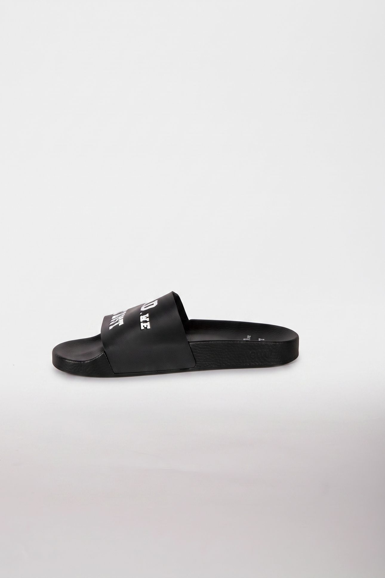 SLIPPER BLACK 2