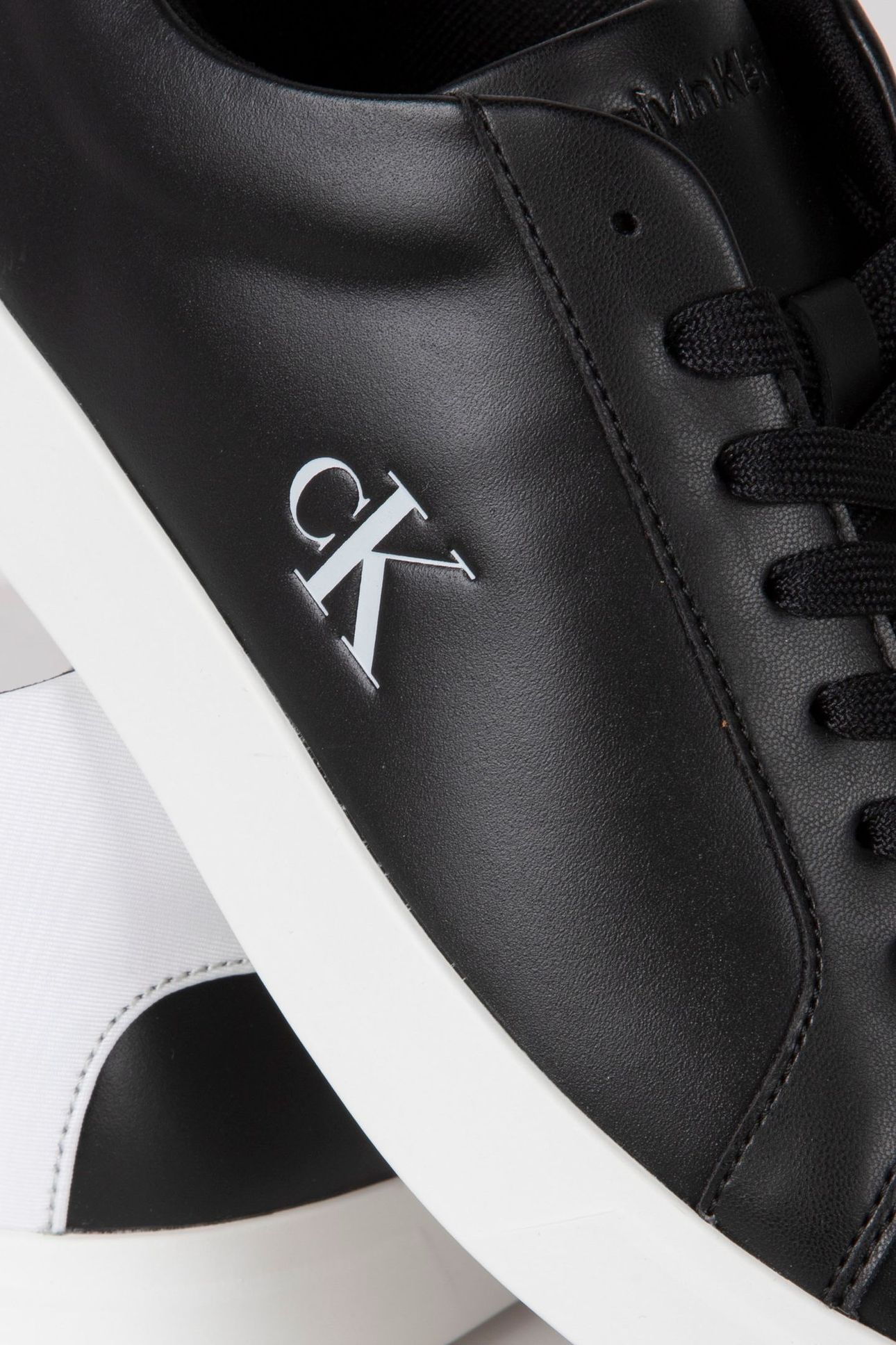 LOW PRO CUP LACEUP SNEAKERS BLACK/BRIGHT WHITE 4