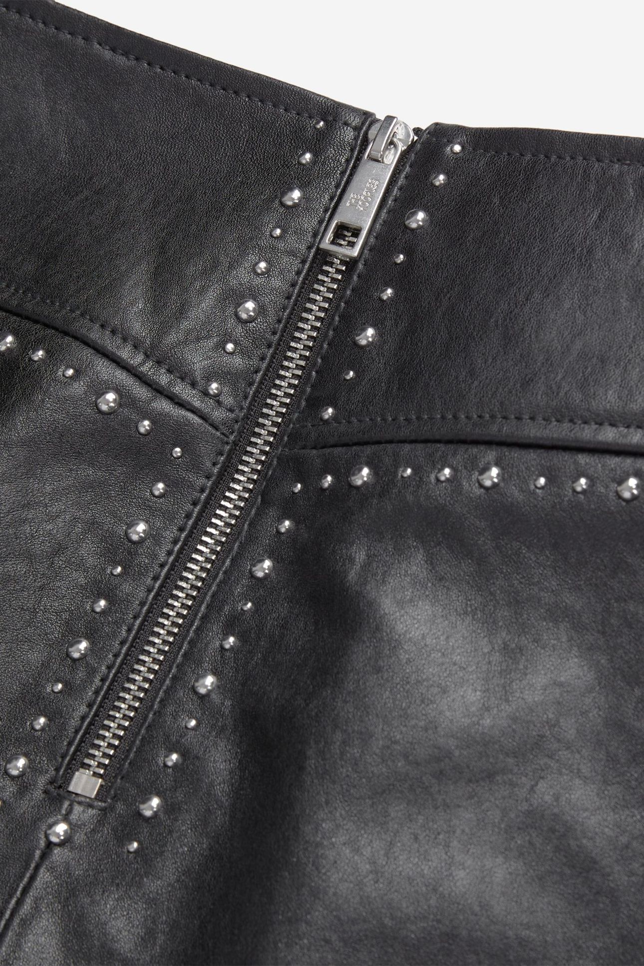 SHORT LEATHER SKIRT WITH STUDDED DETAILS BLACK 5