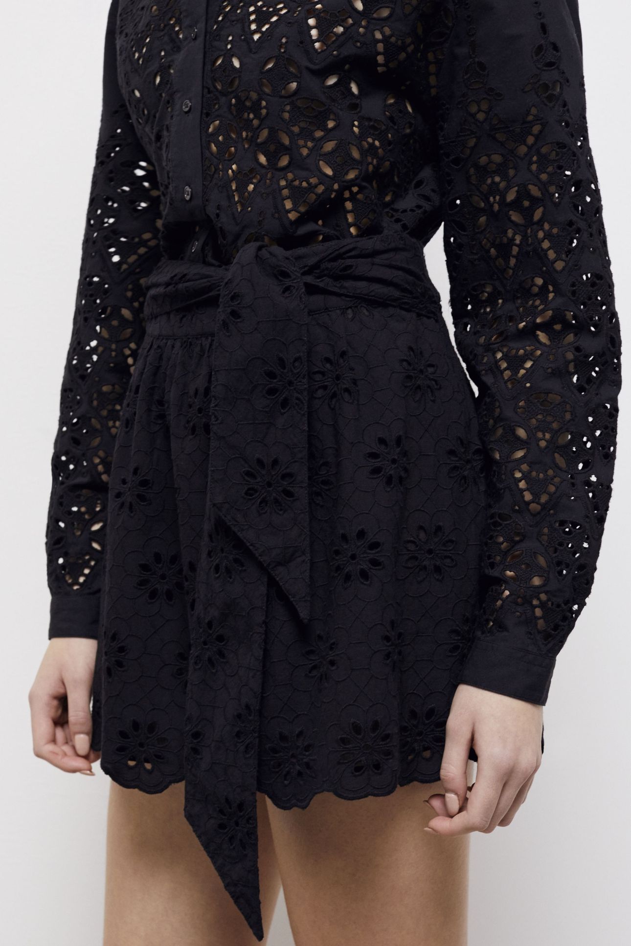 SHORT ELASTICATED SKIRT WITH ENGLISH EMBROIDERY BLACK 5