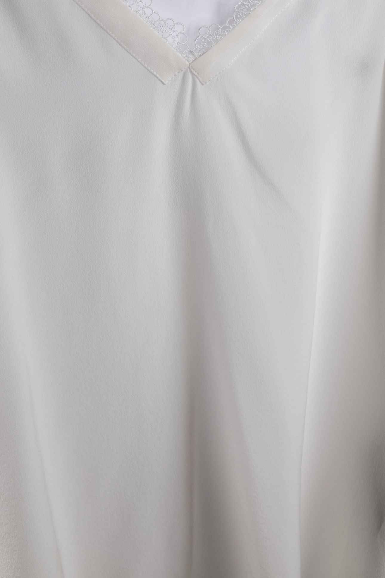 SILK CAMISOLE WITH A NECKLINE ADORNED WITH FRENCH LACE ECRU 4