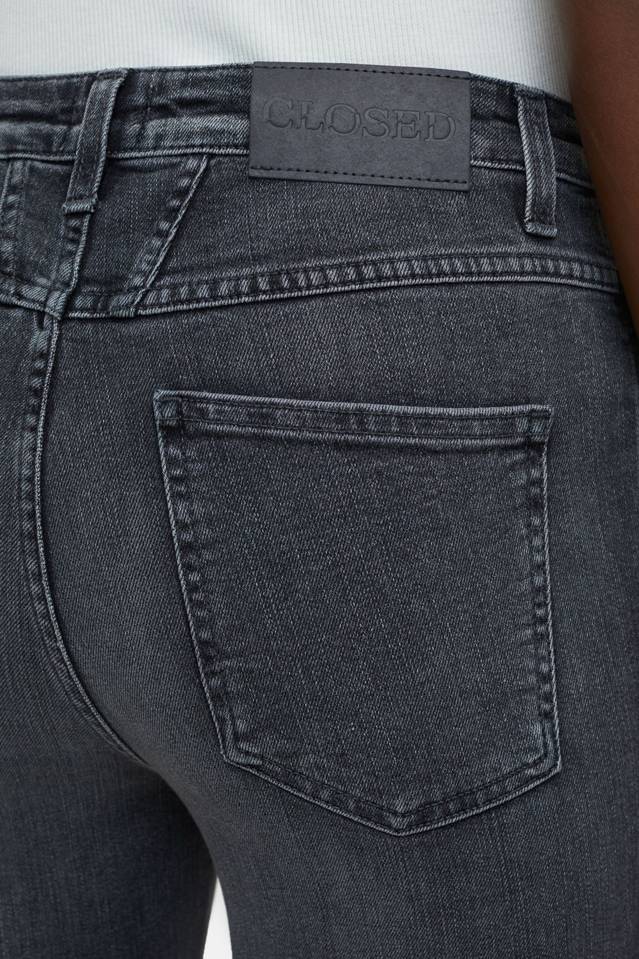 SKINNY PUSHER JEANS MID GREY 6