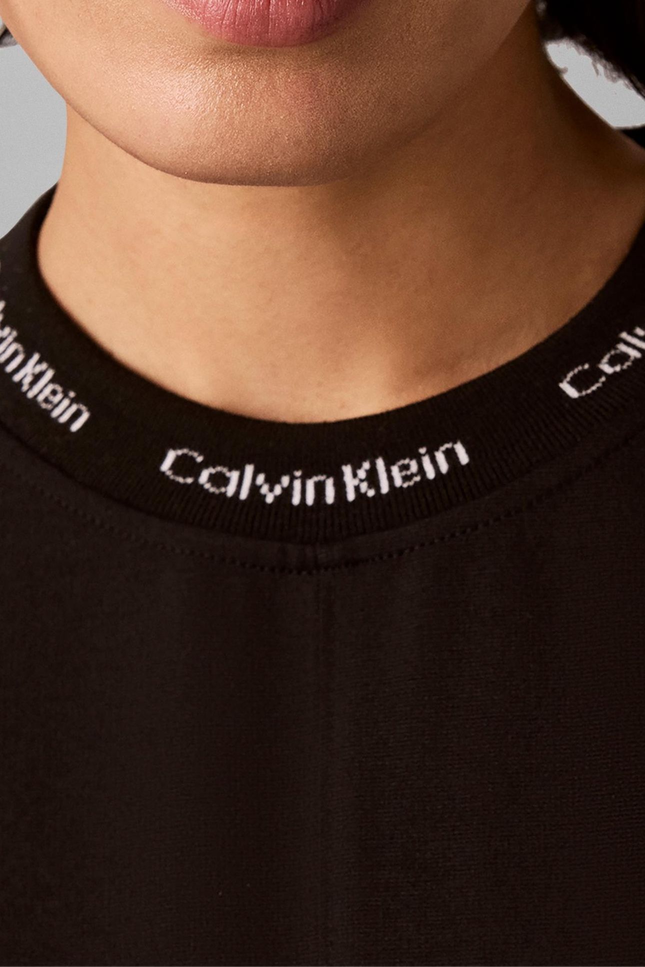 SHORT SLEEVE LOGO RIB INTERLOCK DRESS BLACK 6