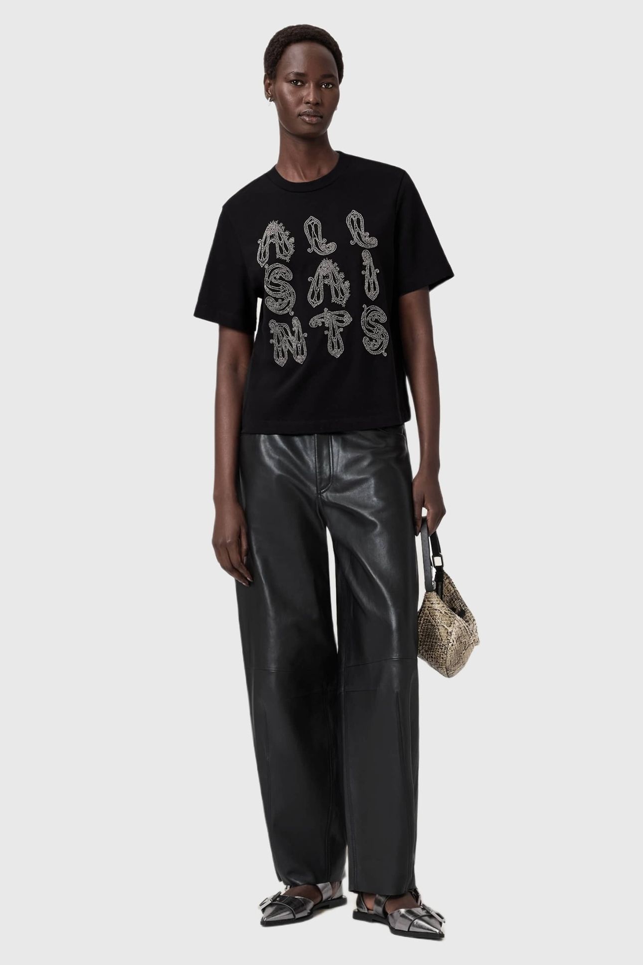 ELLA LISA TEE BLACK 3
