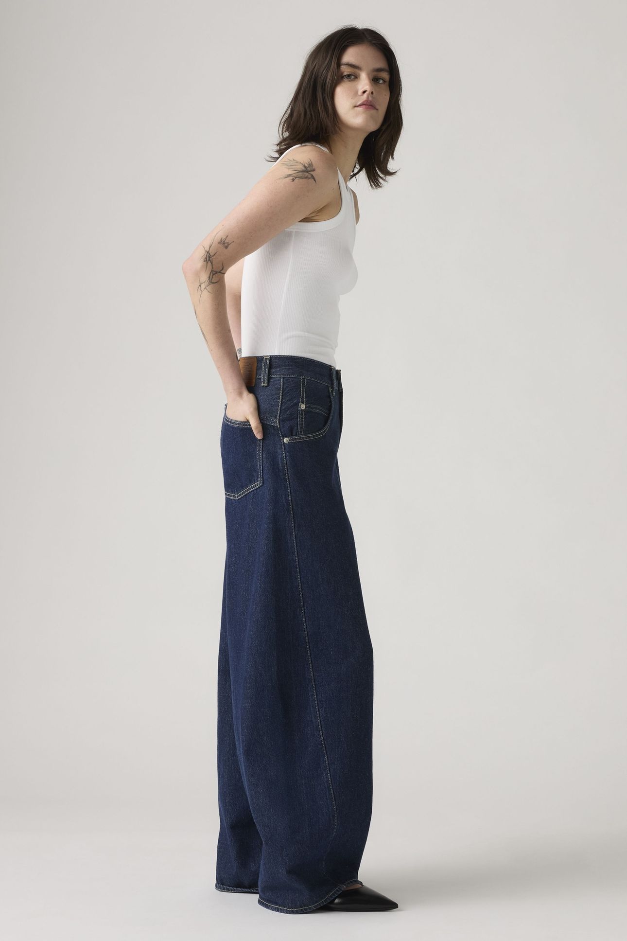SUPER BAGGY BARREL JEANS 1