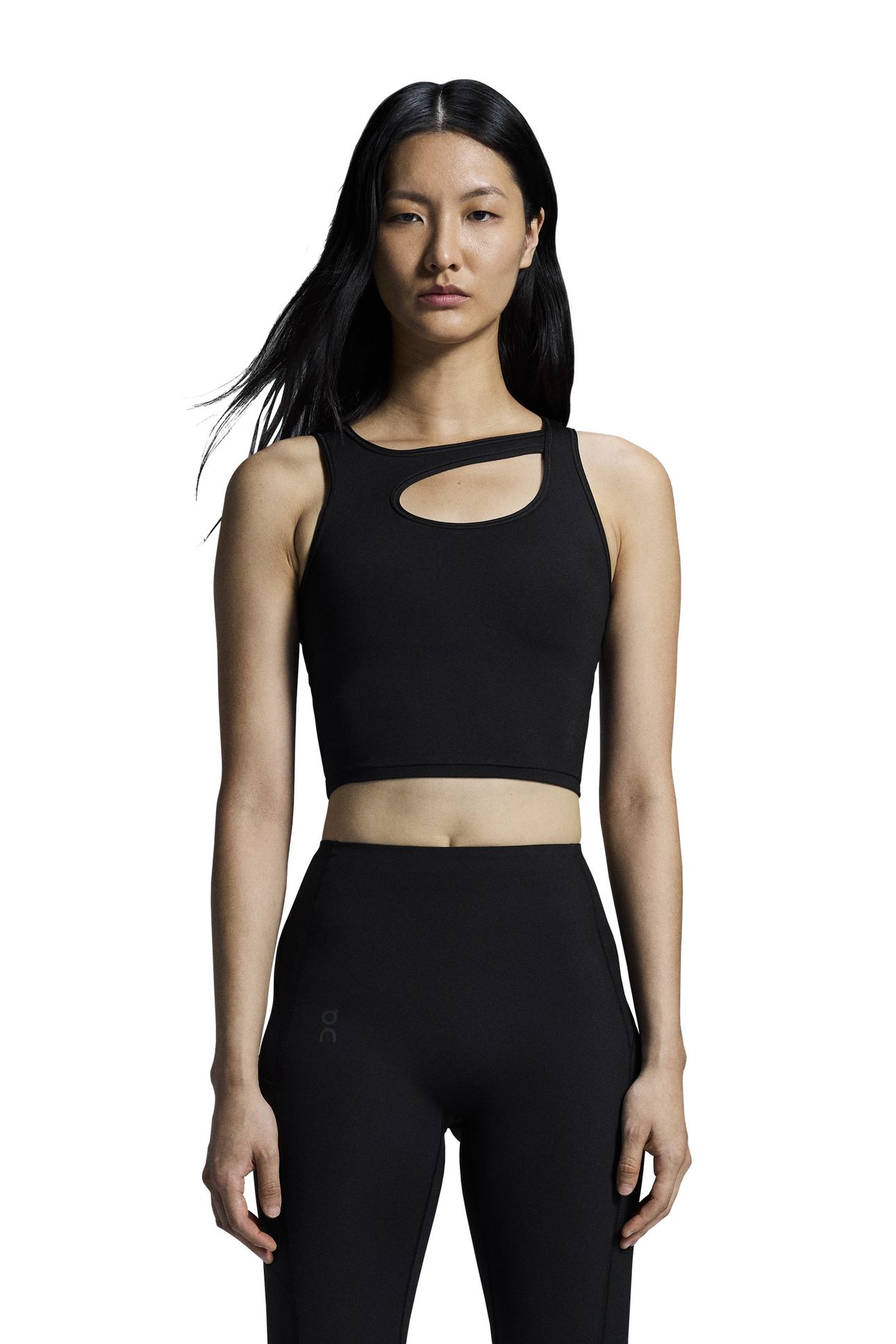 STUDIO CUT-OUT CROP 1 BLACK 1