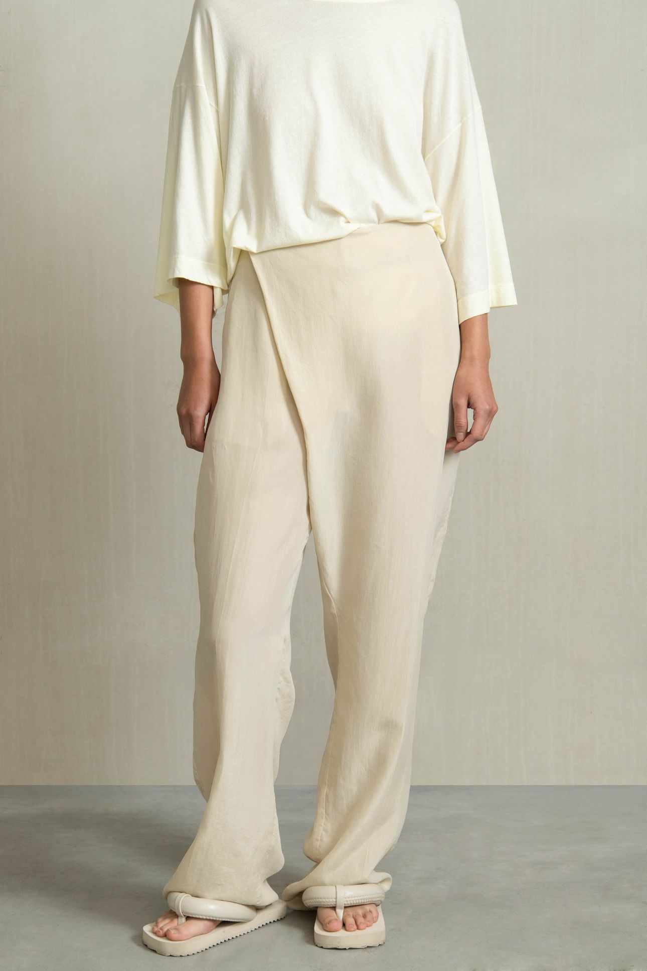 WOLA BEIGE 2