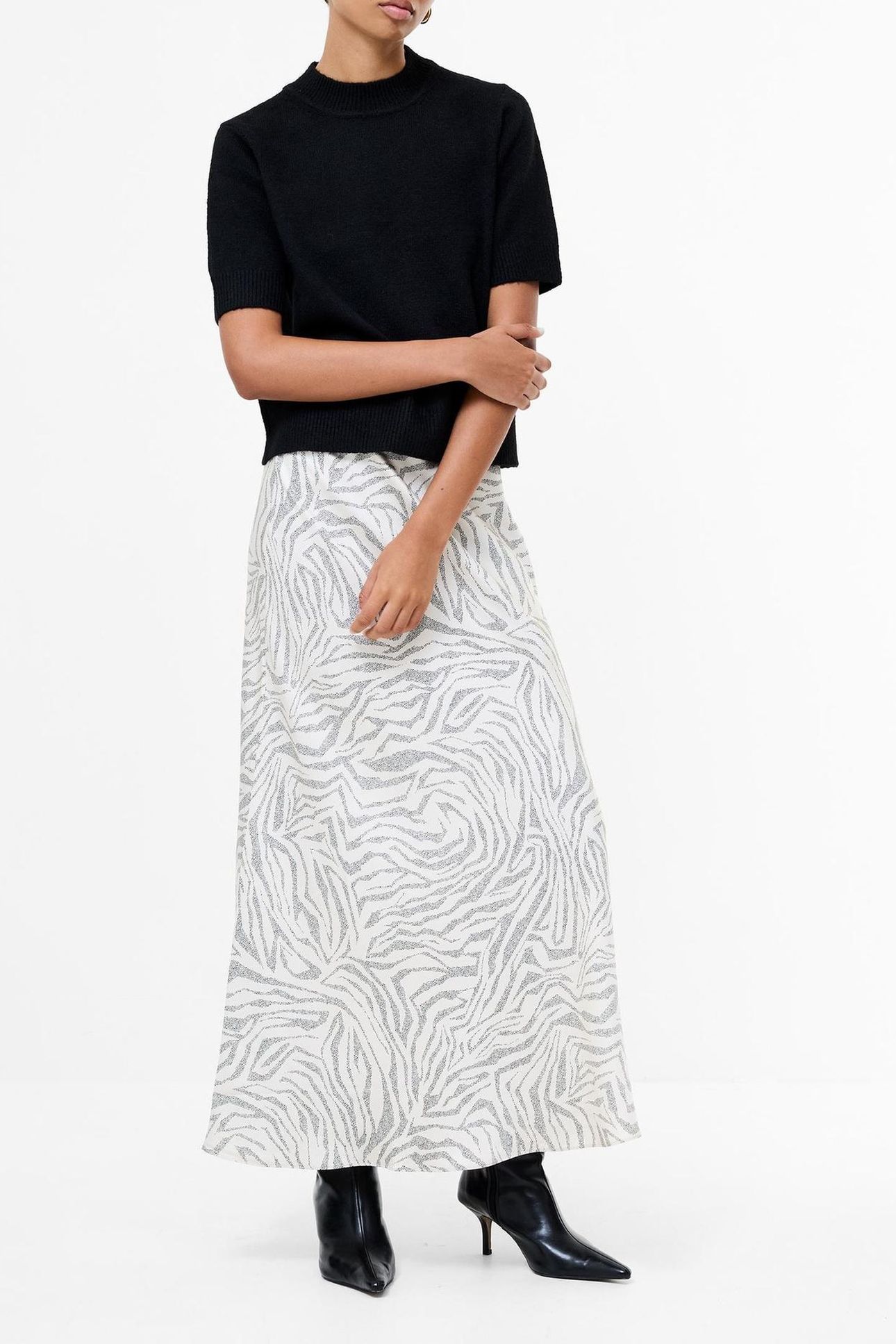KEZIA S/S MOCK NK TOP BLACK 1