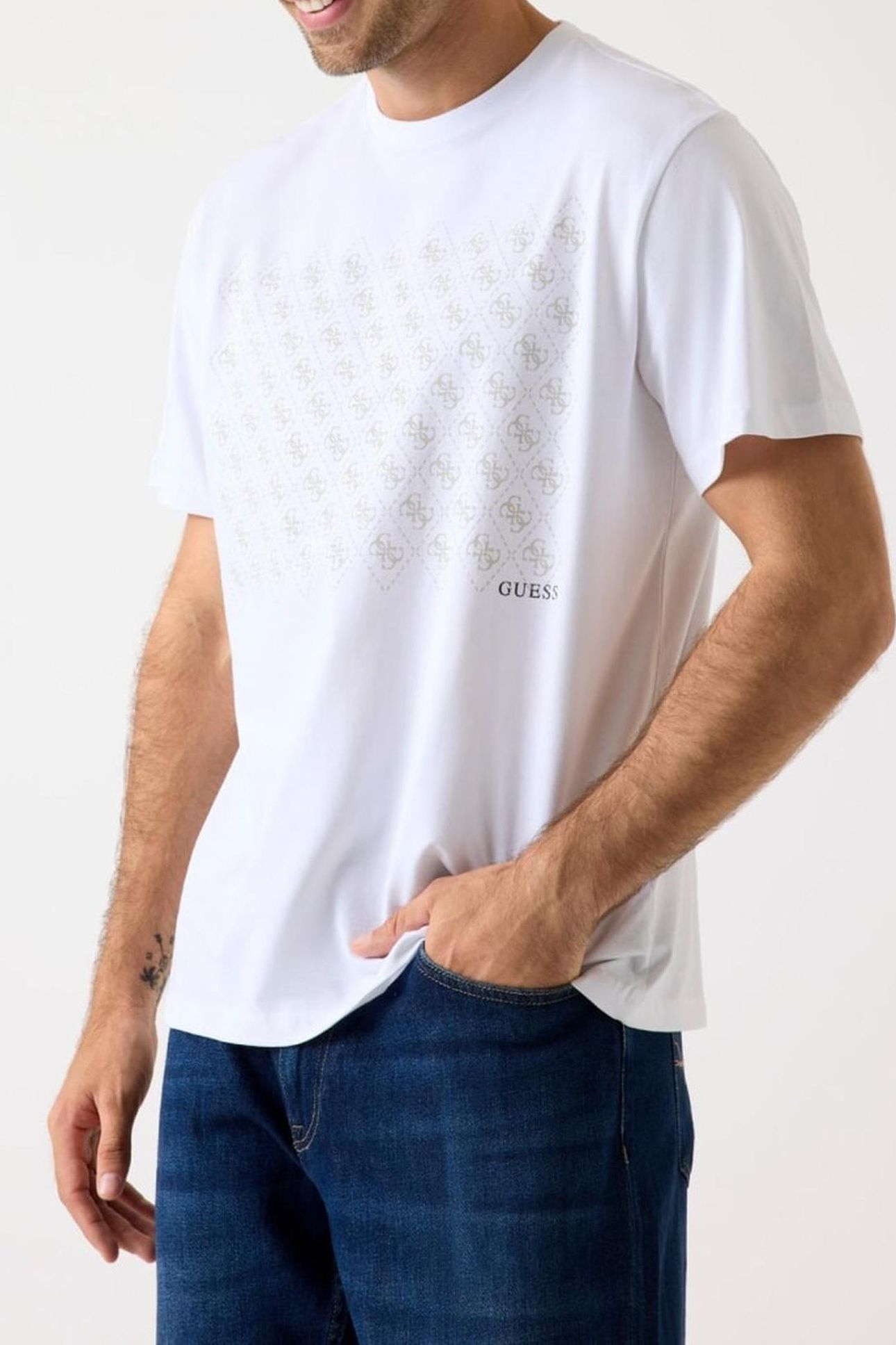 SS CN 4G GUESS LOGO PURE WHITE 2