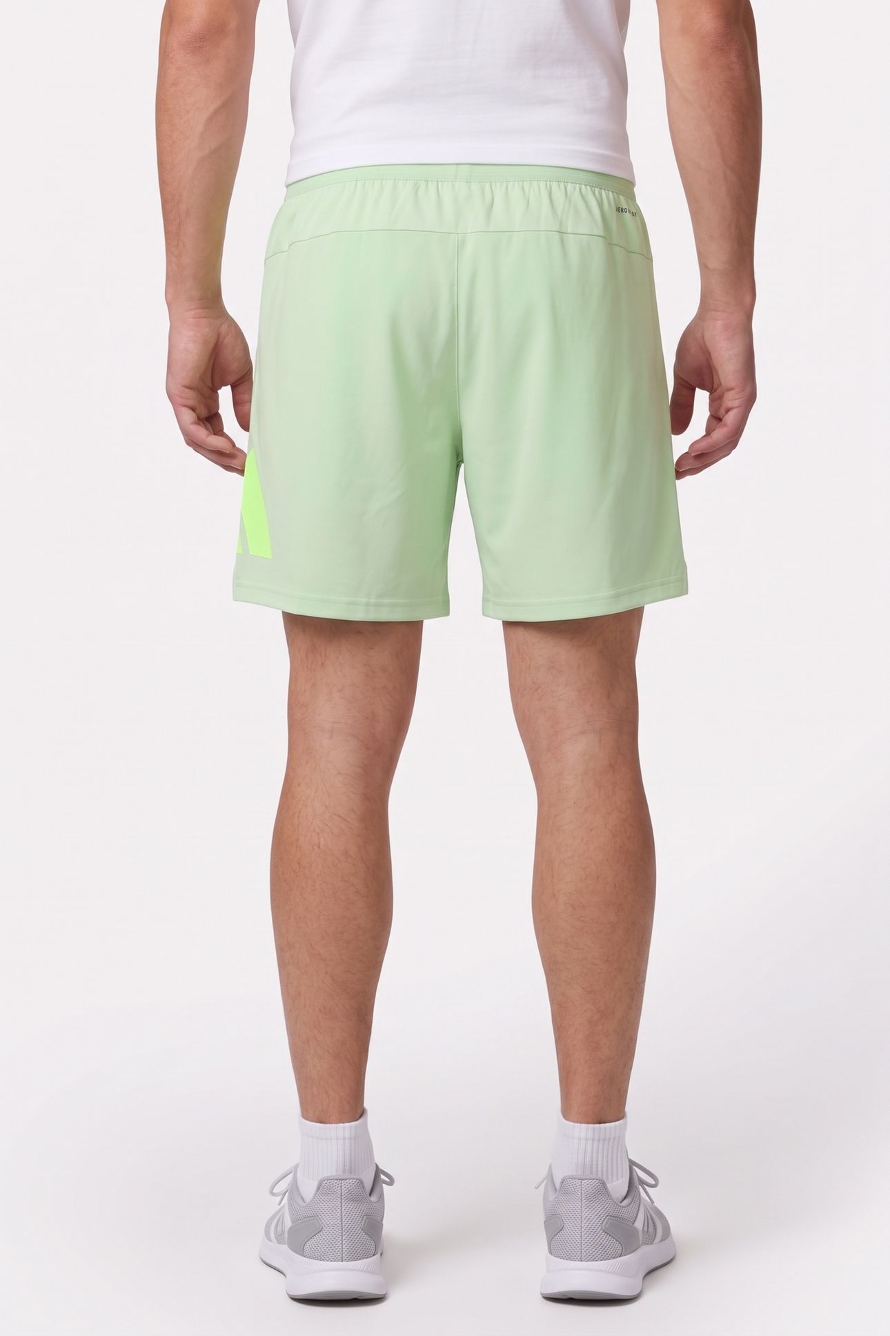 UNISEX PERFORMANCE TRAIN ESSENTIALS LOGO TRAINING SHORTS SEM 4
