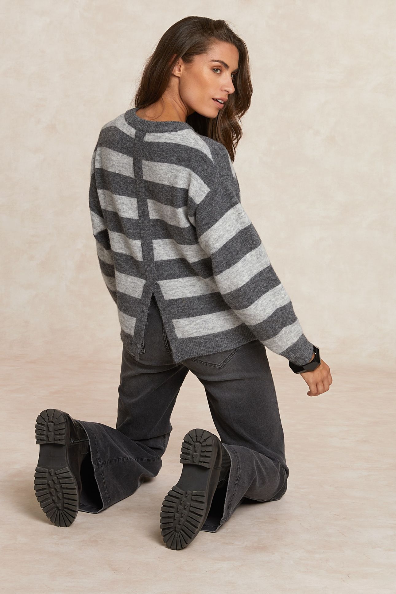STRIPED CREW NECK SPLIT BACK SWEATER GREY 2
