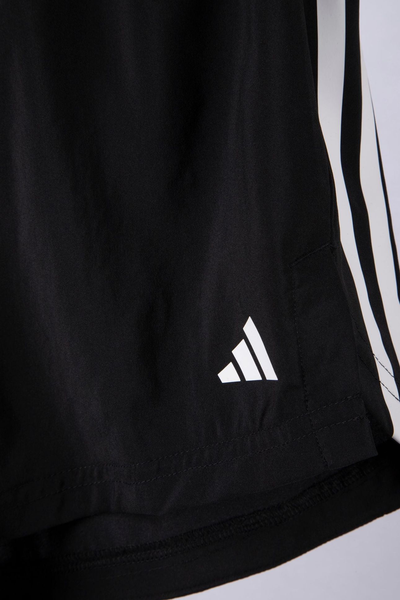 PERFORMANCE HYPERGLAM WOVEN SHORTS BLACK 4