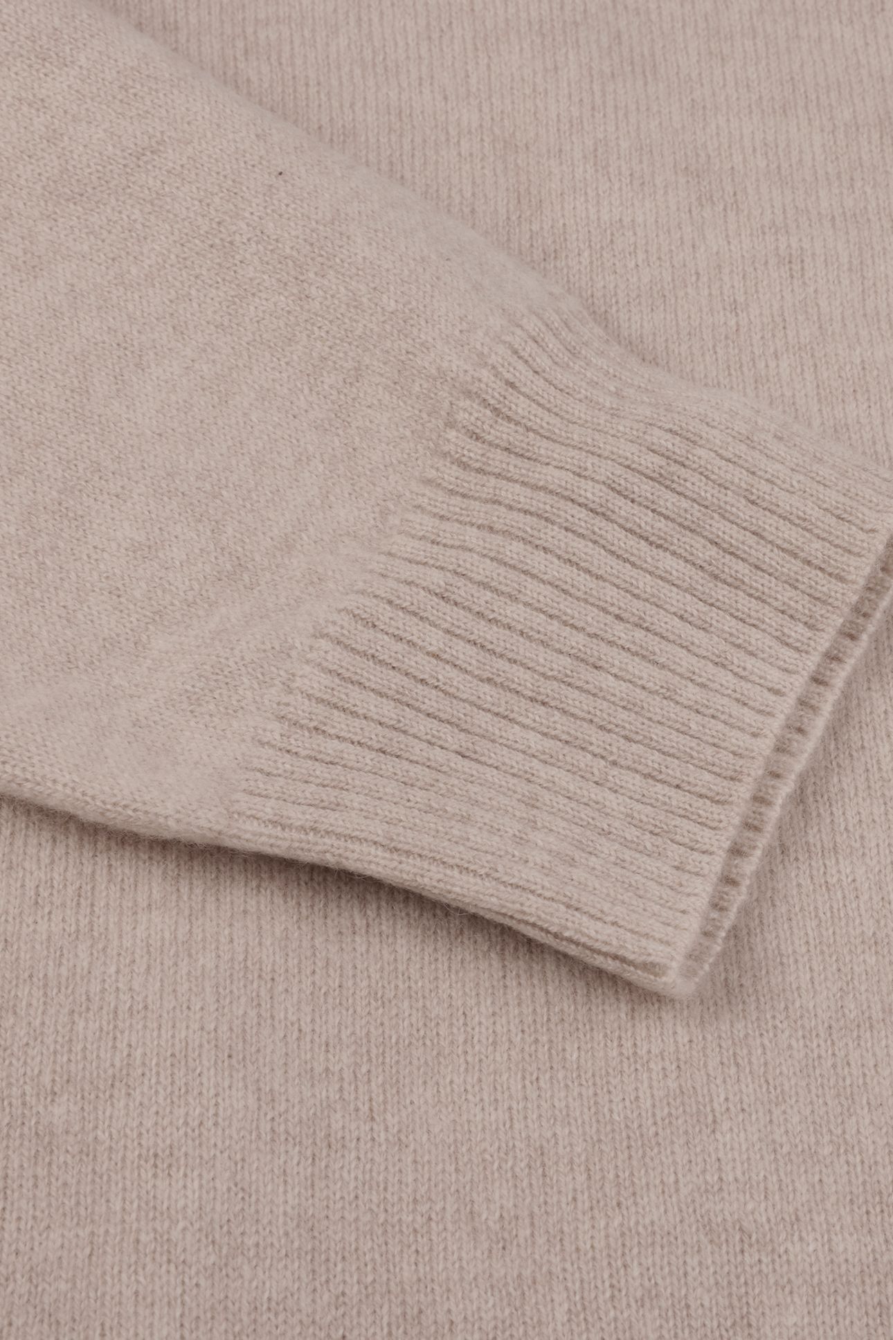 DUVET, V-NECK BEIGE 3