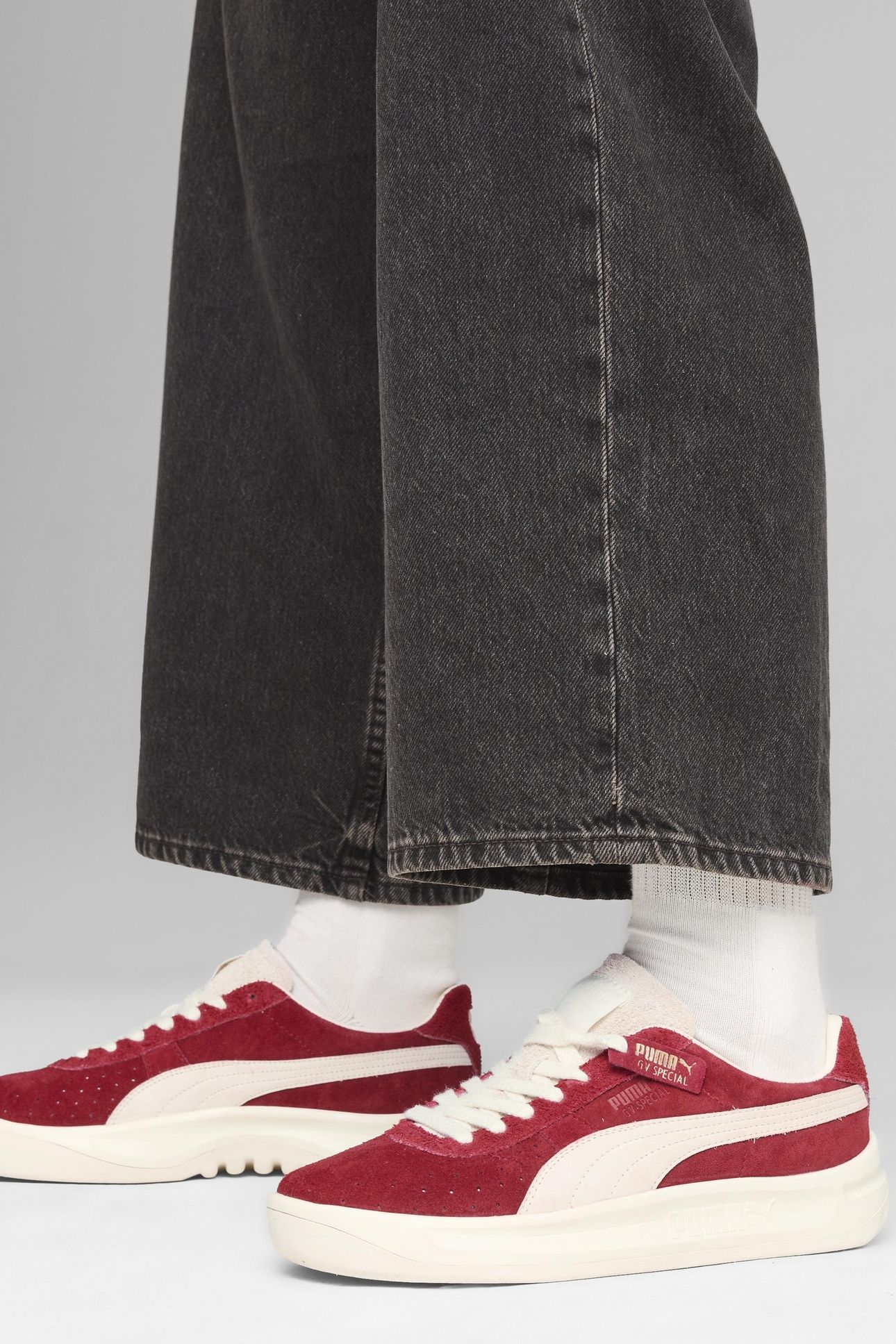 UNISEX GV SPECIAL SUEDE INTENSE RED-FROSTED IVORY 4