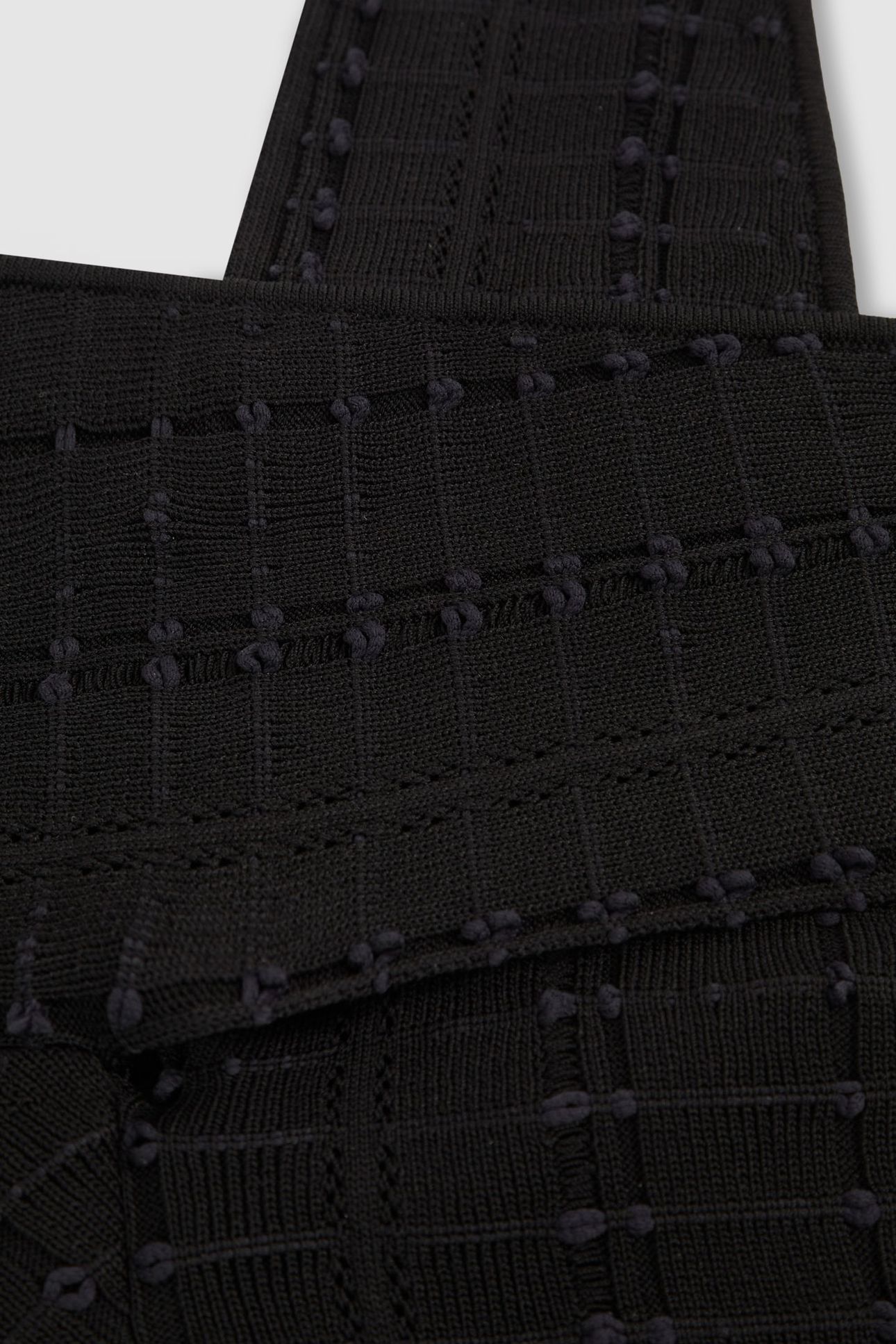 CROSS NECK TEXTURE TOP BLACK 5