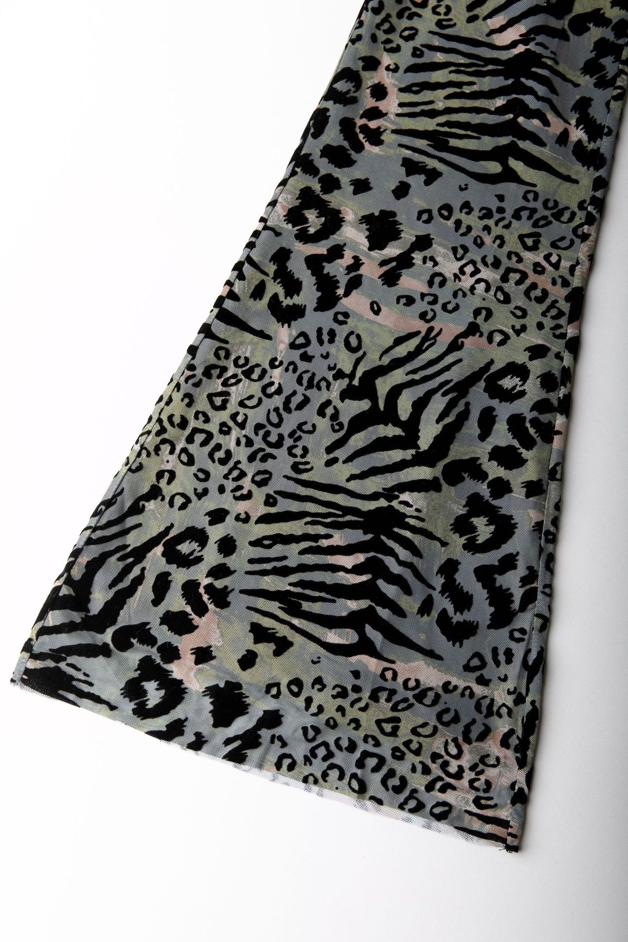 MULTI LEOPARD FLOCK MESH EXTRA FLARE PANTS ARMY 5