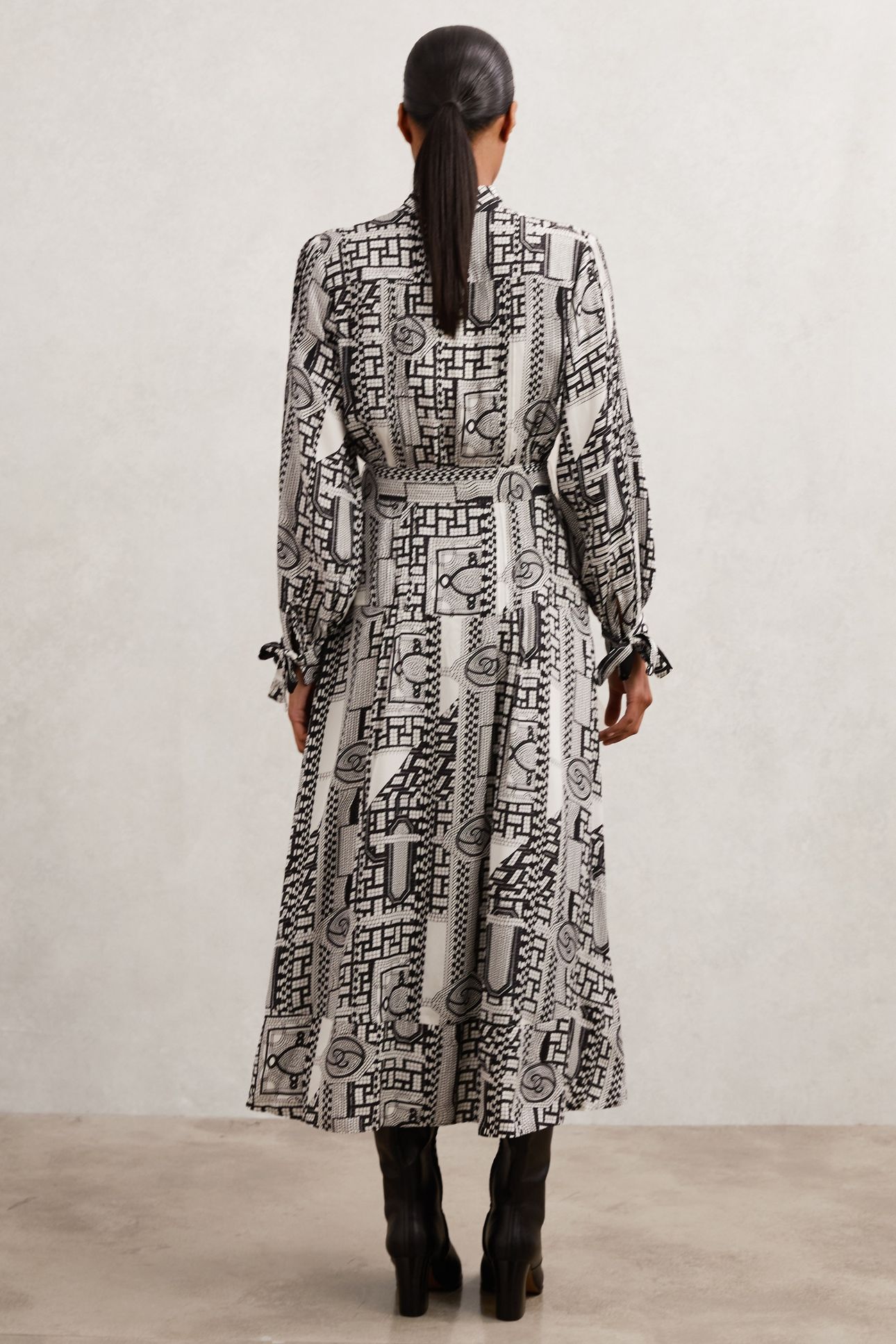 WRAP FRONT PRINTED DRAPE DRESS BLACK/IVORY 2