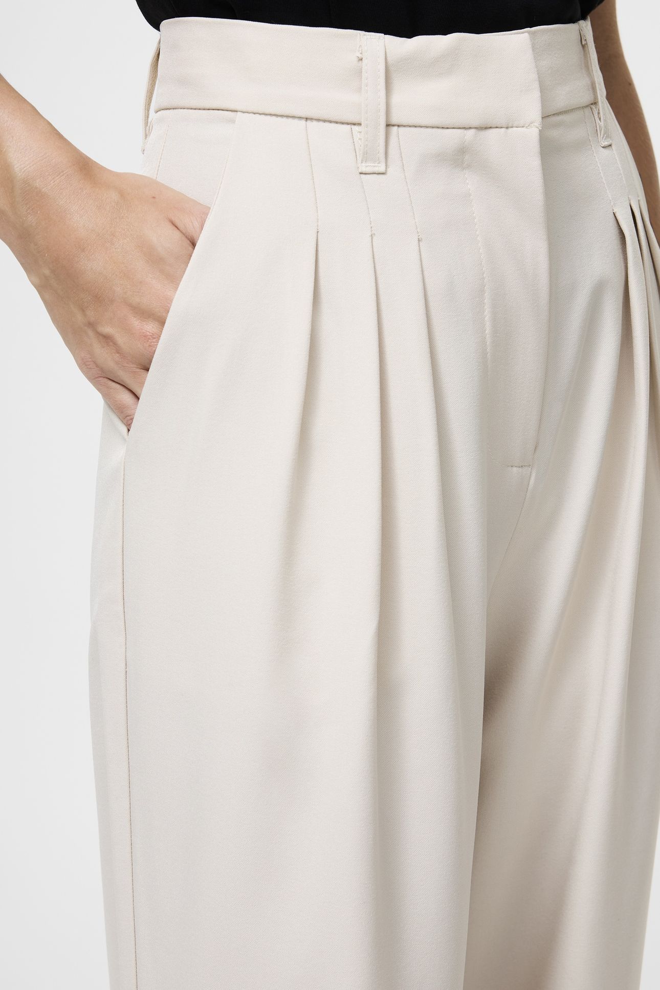 IMOLA TAILORED TRIPLE PLEAT SANDSHELL SANDSHELL 4