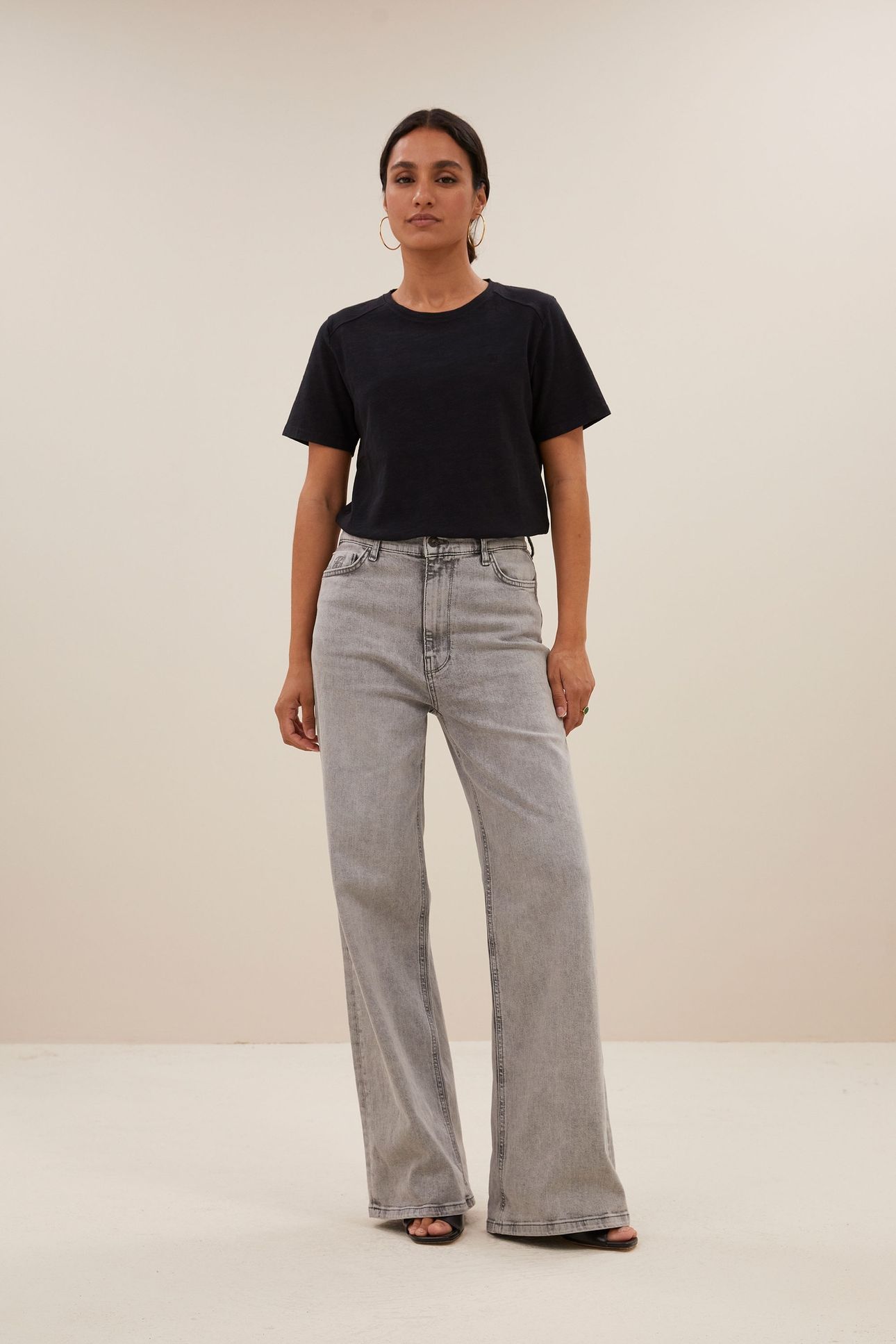 HOLY LOGO TOP JET BLACK 1