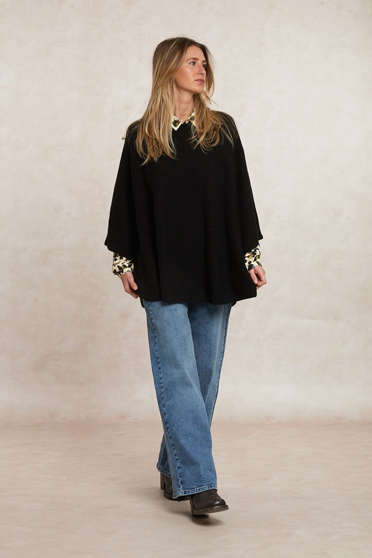 COTTON-WOOL CREW NECK PONCHO BLACK 1