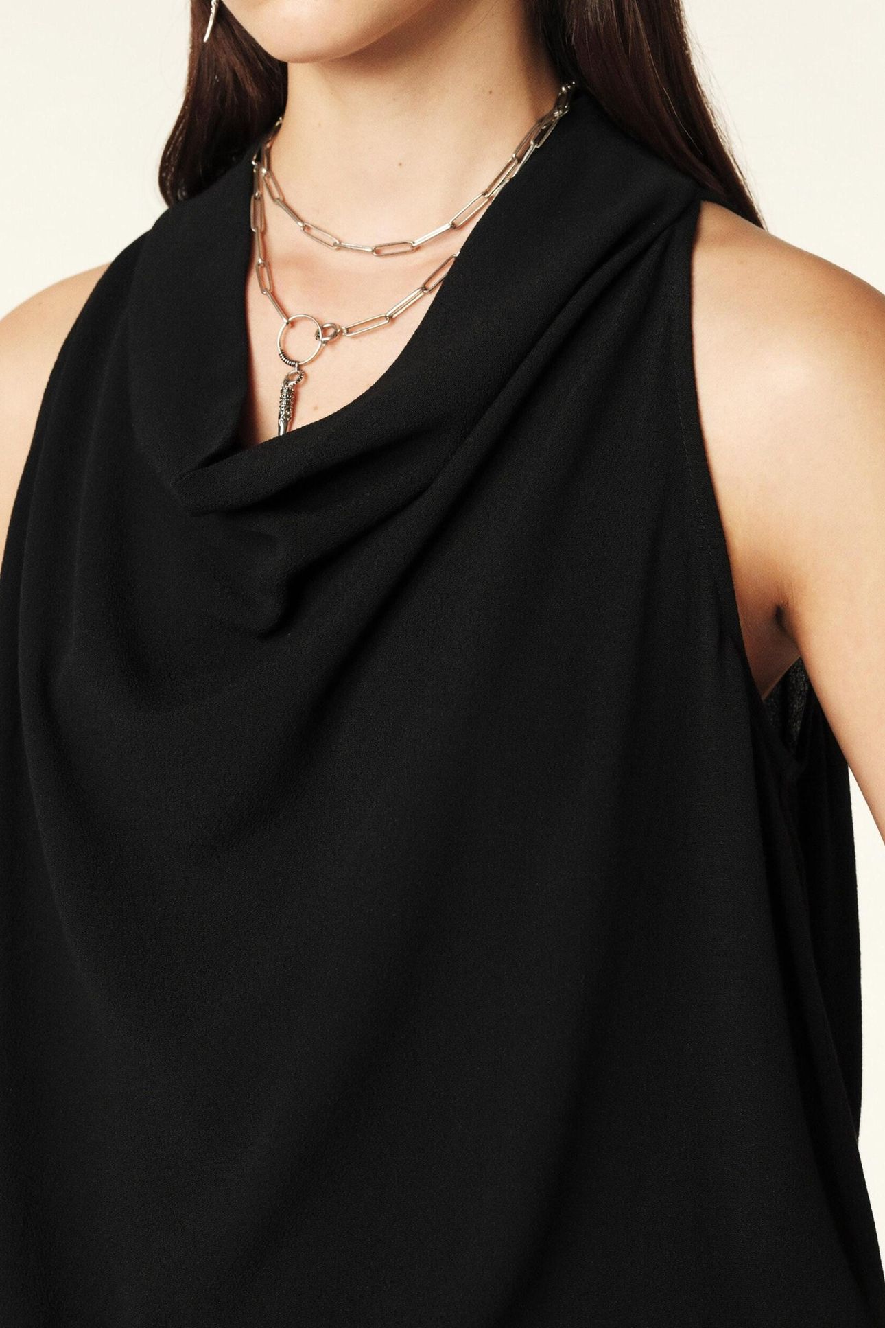 SLEEVELESS TOP BLACK 5