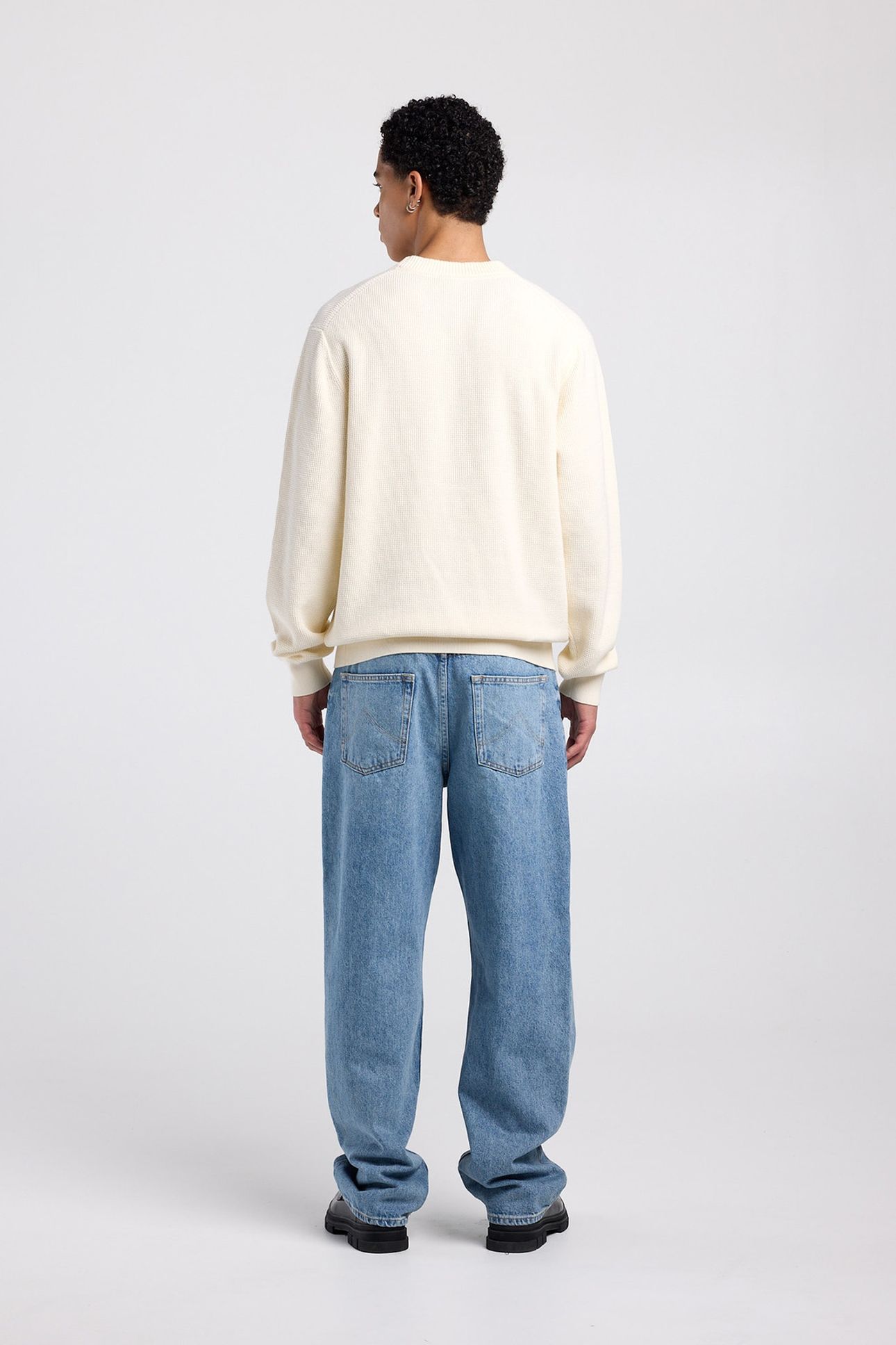 KURTIS CREW OFF WHITE 2