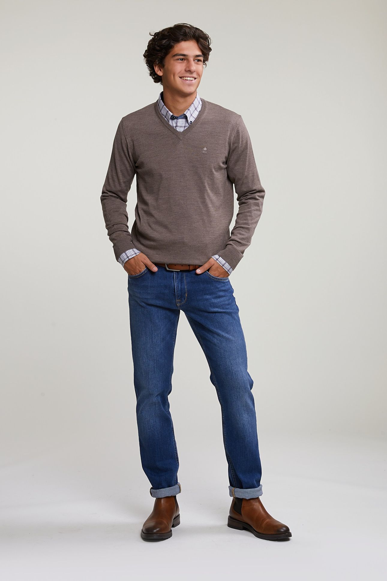 MER BSC CF V-NECK SWT BEIGE 1