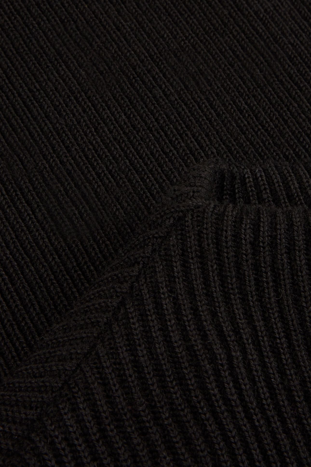 EMERY, PONCHO BLACK 4