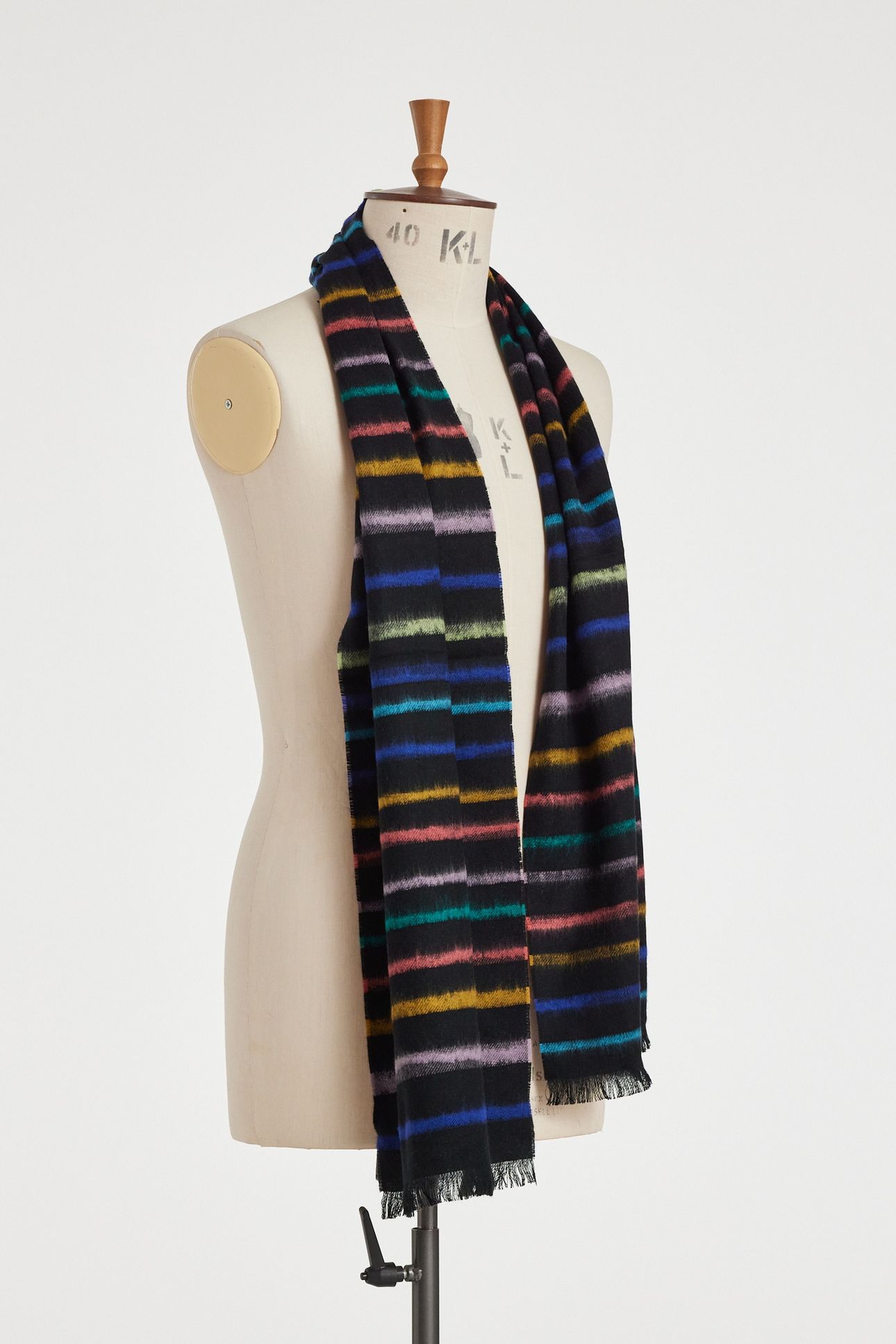 MEN SCARF PS SPRAY STRP BLACK 5