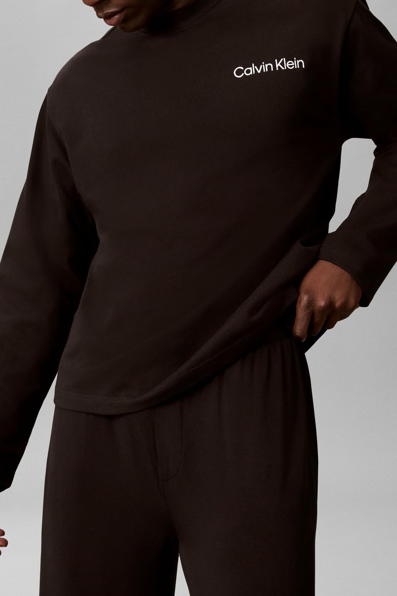 L/S CREW NECK BLACK 6