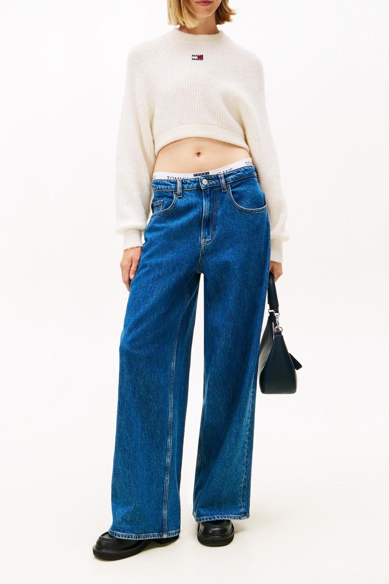 TJW CROP BADGE SWEATER ANCIENT WHITE 3