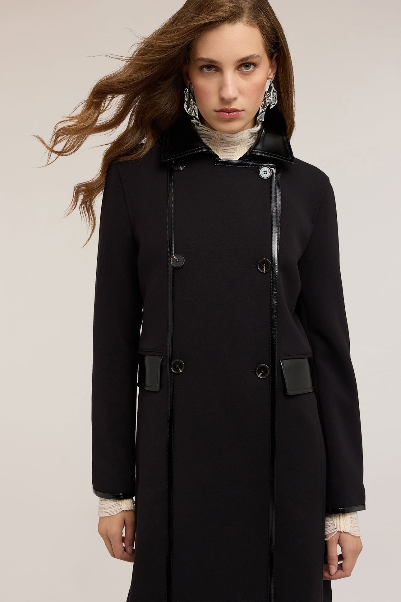 POLYVISCOSE COAT WITH PATENT LEATHER INSERTS BLACK 3