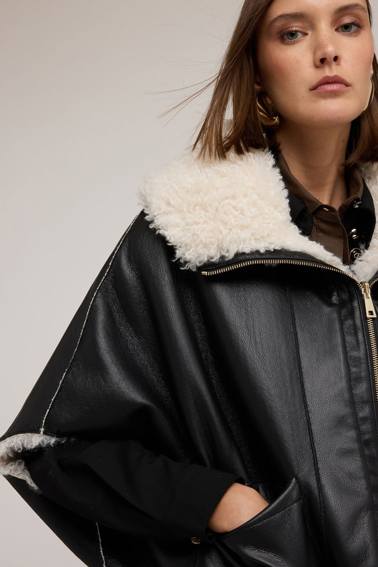OVERSIZED SHEARLING COAT WITH ZIP AND POCKETS BLACK 5