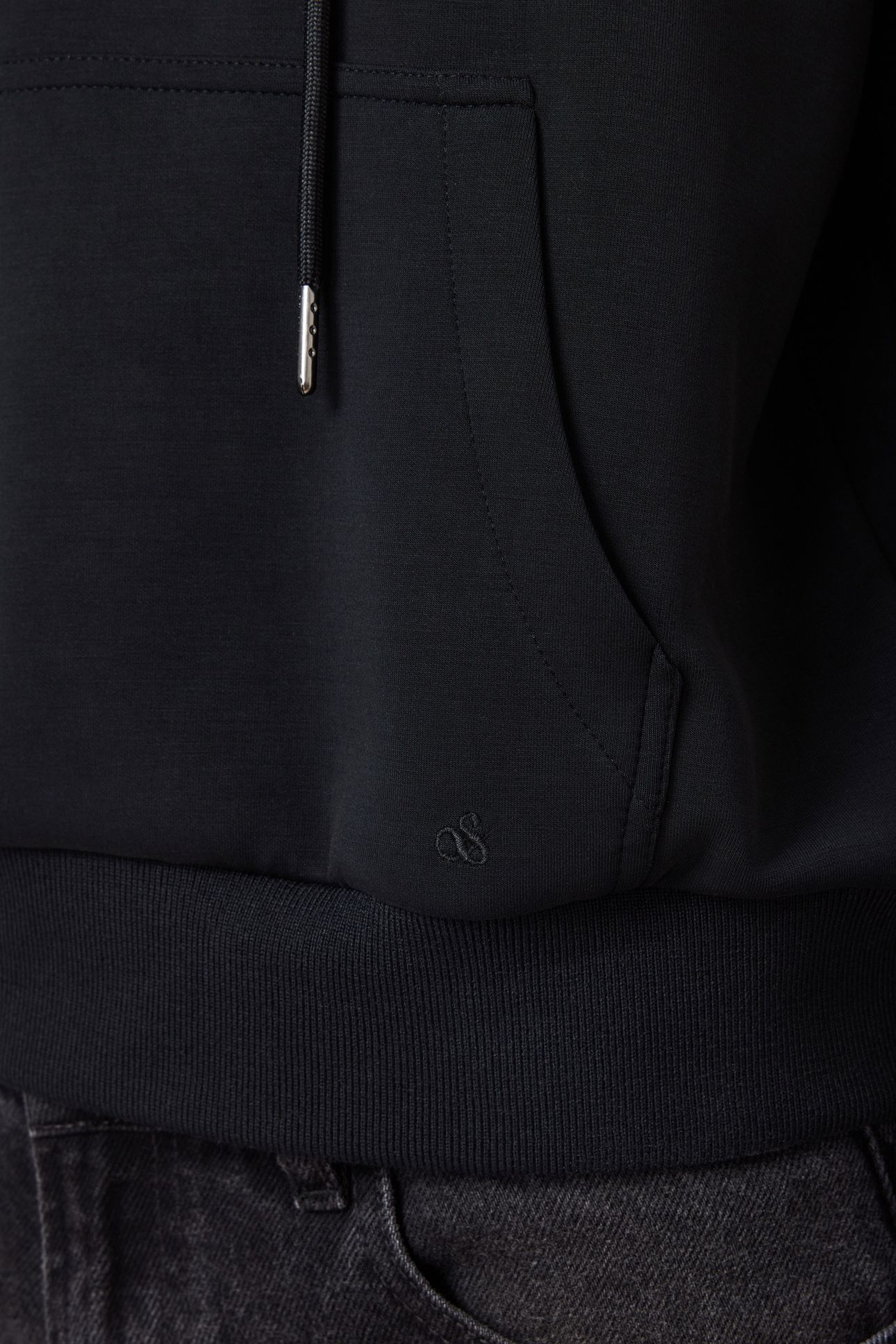QUARTER ZIP HOODIE BLACK 10