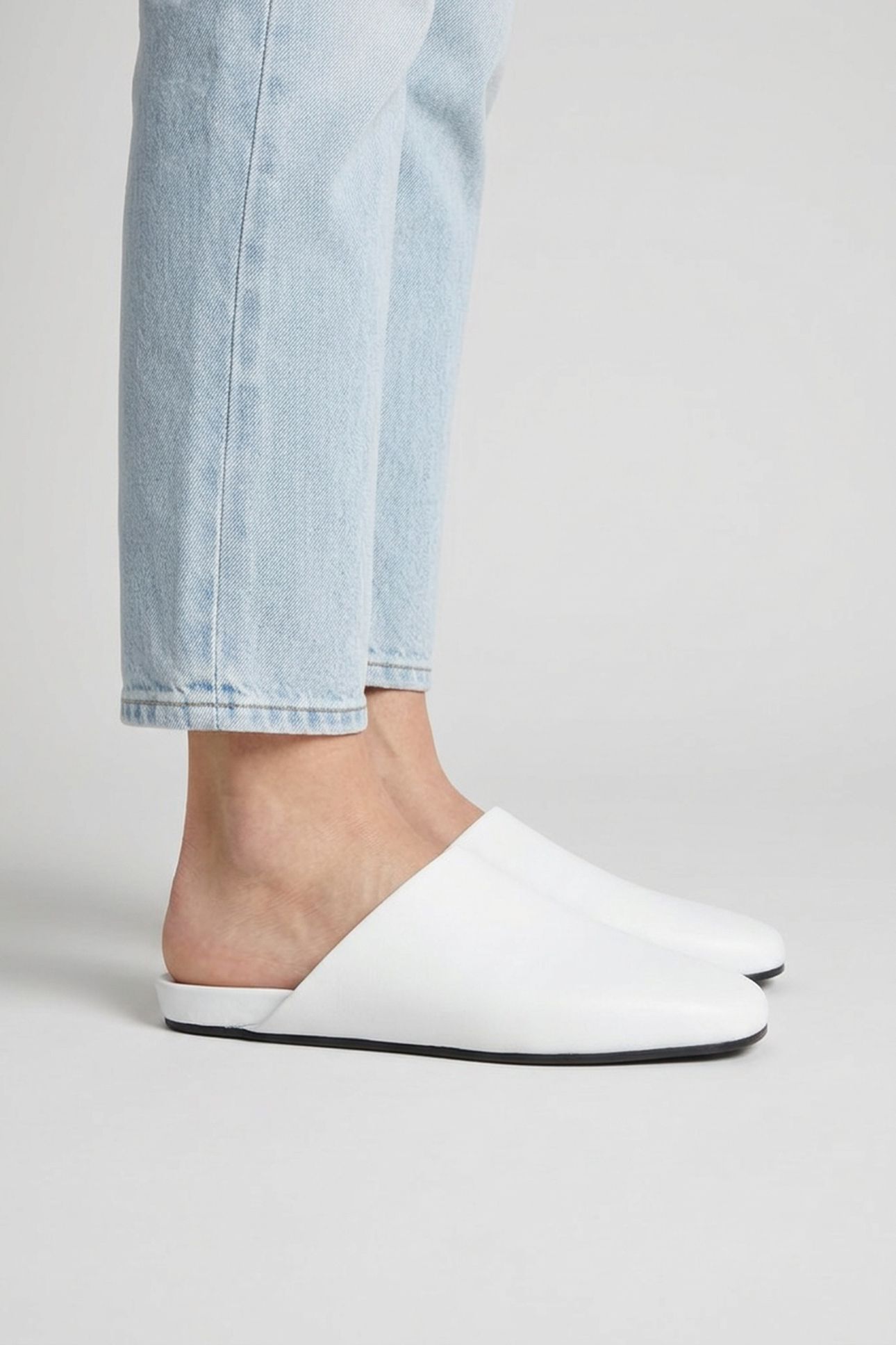 NIETTA FLAT MULE WHITE 3