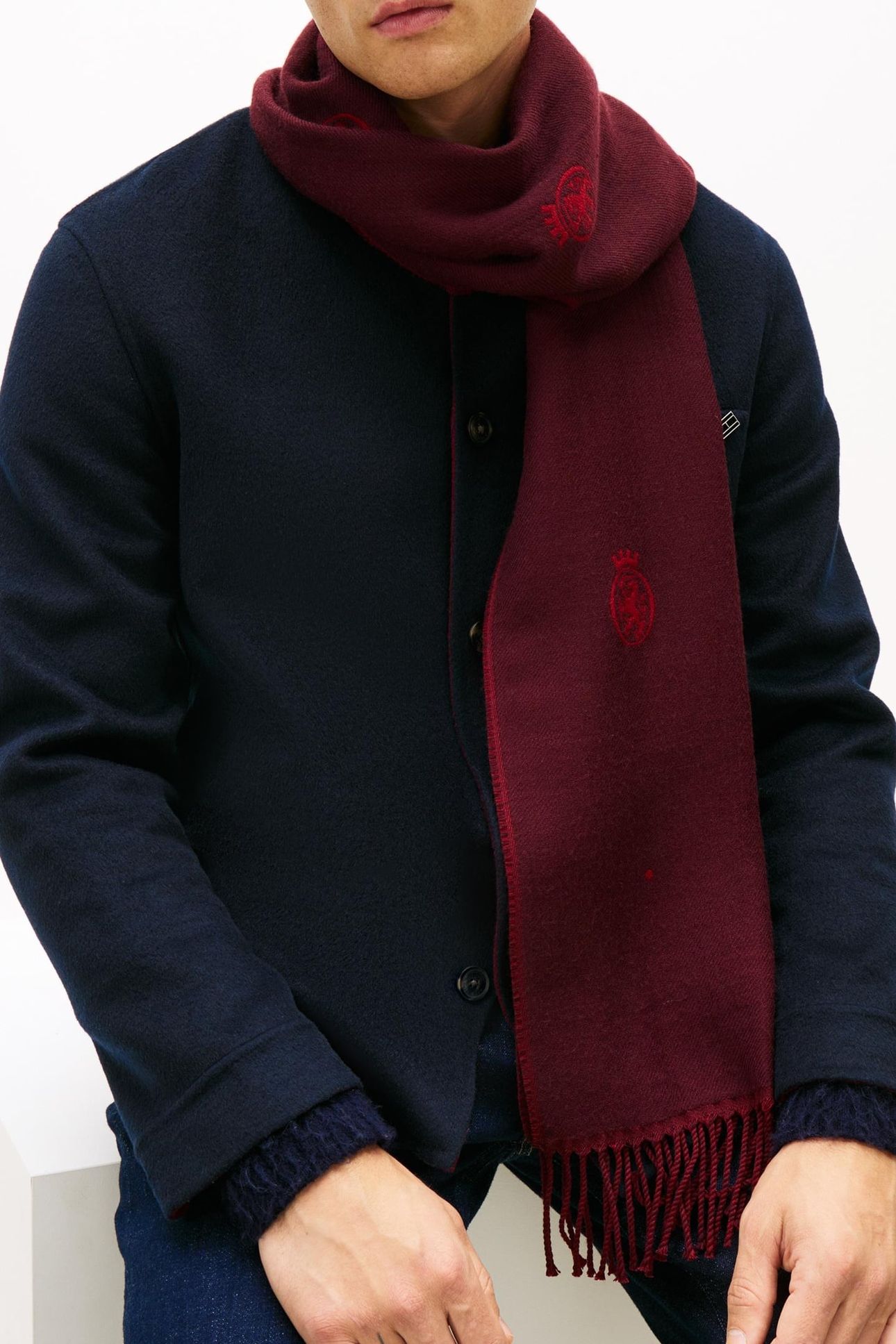 TH GIFTING AOP SCARF DEEP BURGUNDY 2