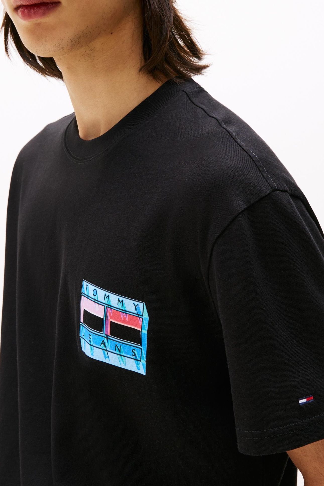 TJM REG DNA FLAG PLAY TEE BLACK 5