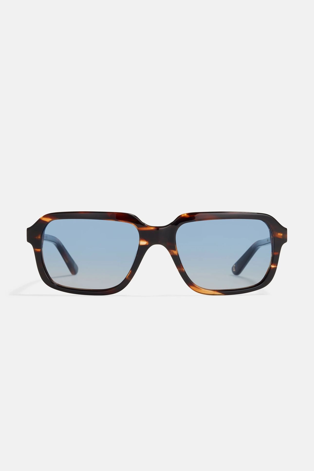 PABLO-TIGERWOOD-BLUE-GRADIENT-SUN 1
