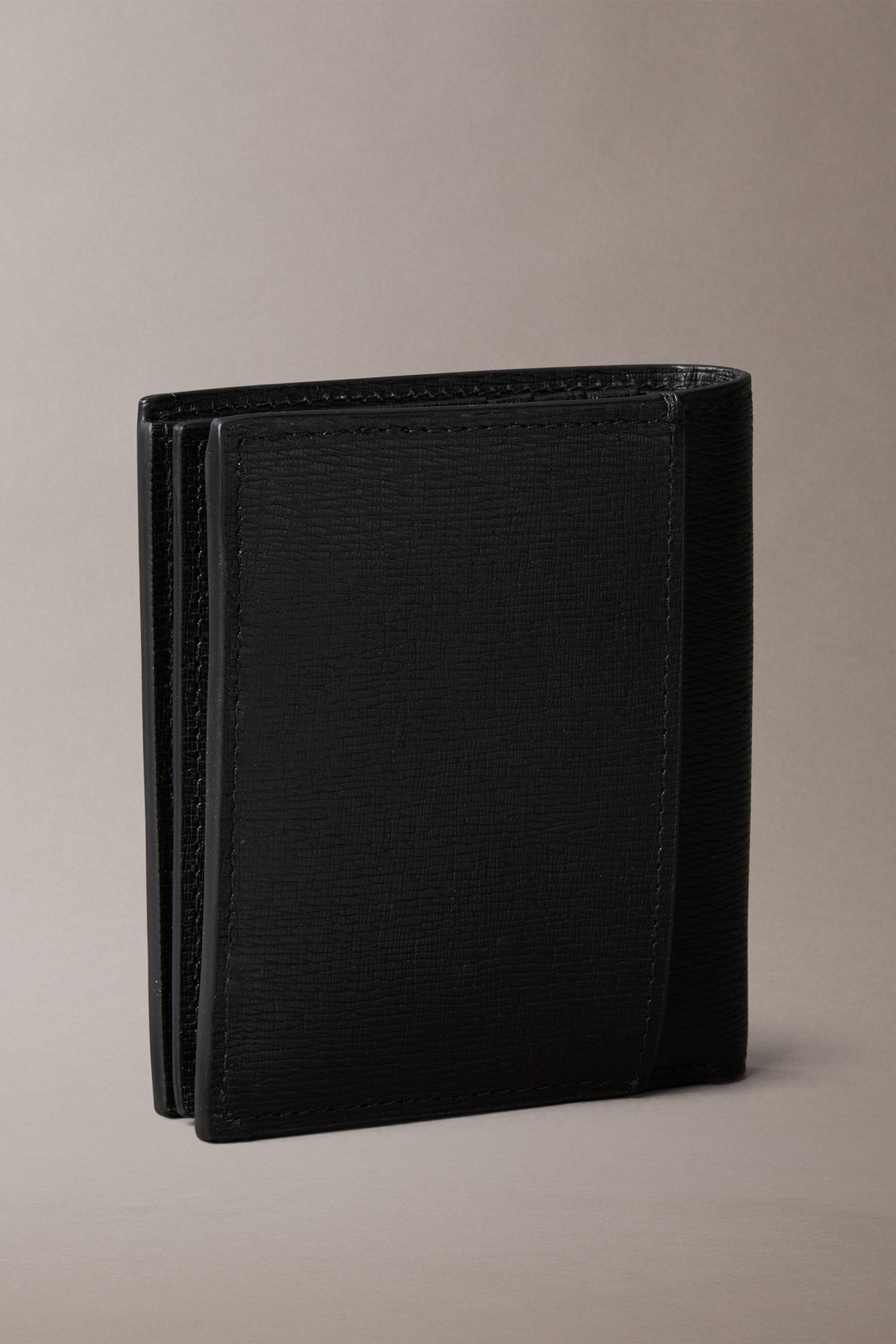 SAFFIANO SLIM TRIFOLD WALLET BLACK 2