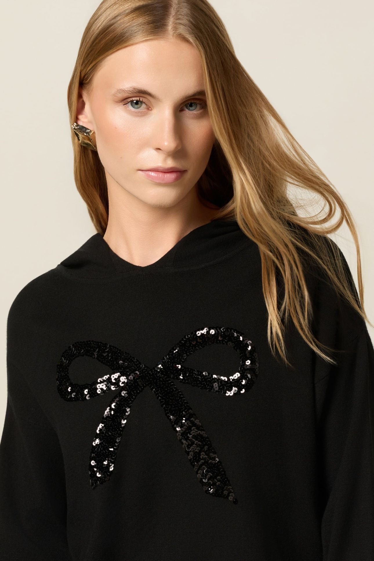 HOODIE WITH SEQUINS BLACK 4