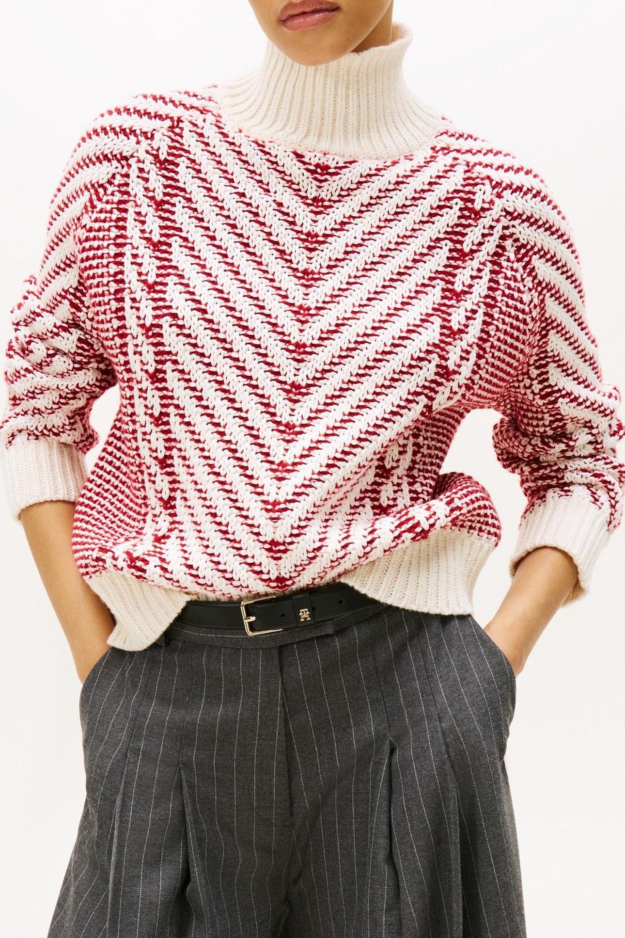 TEXTURED CABLE MOCK-NECK RED TEXTURE 2