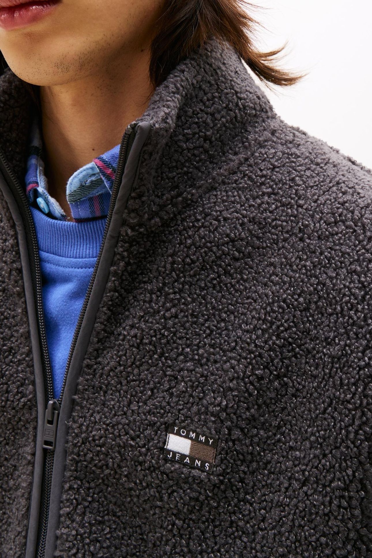 TJM RELAXED BADGE FULL ZIP WASHED BLACK 5