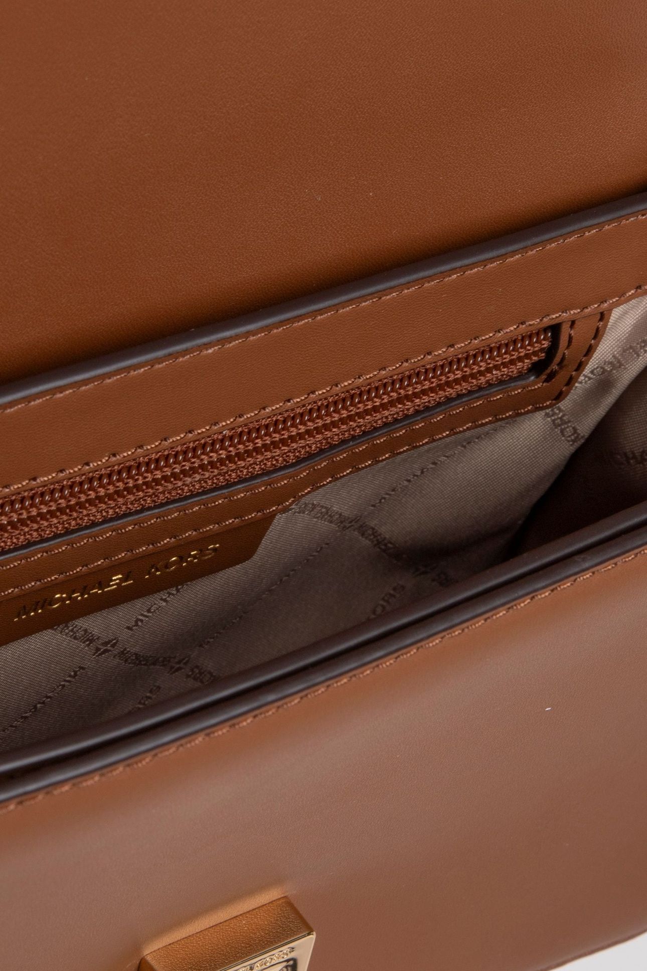MEDIUM CHAIN SATCHEL LUGGAGE 5