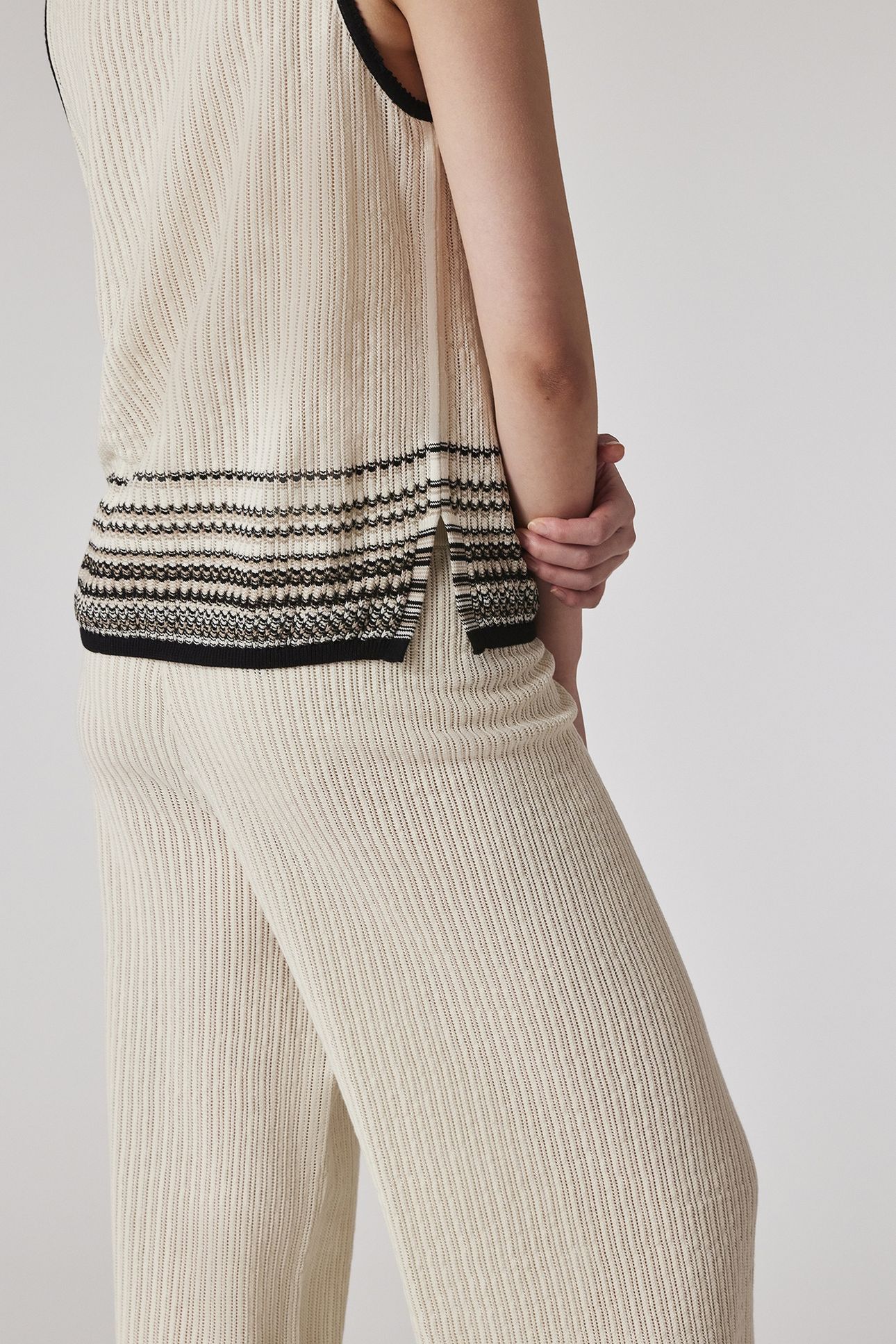 WOMENS KNITTED VEST ICE WHITE 8