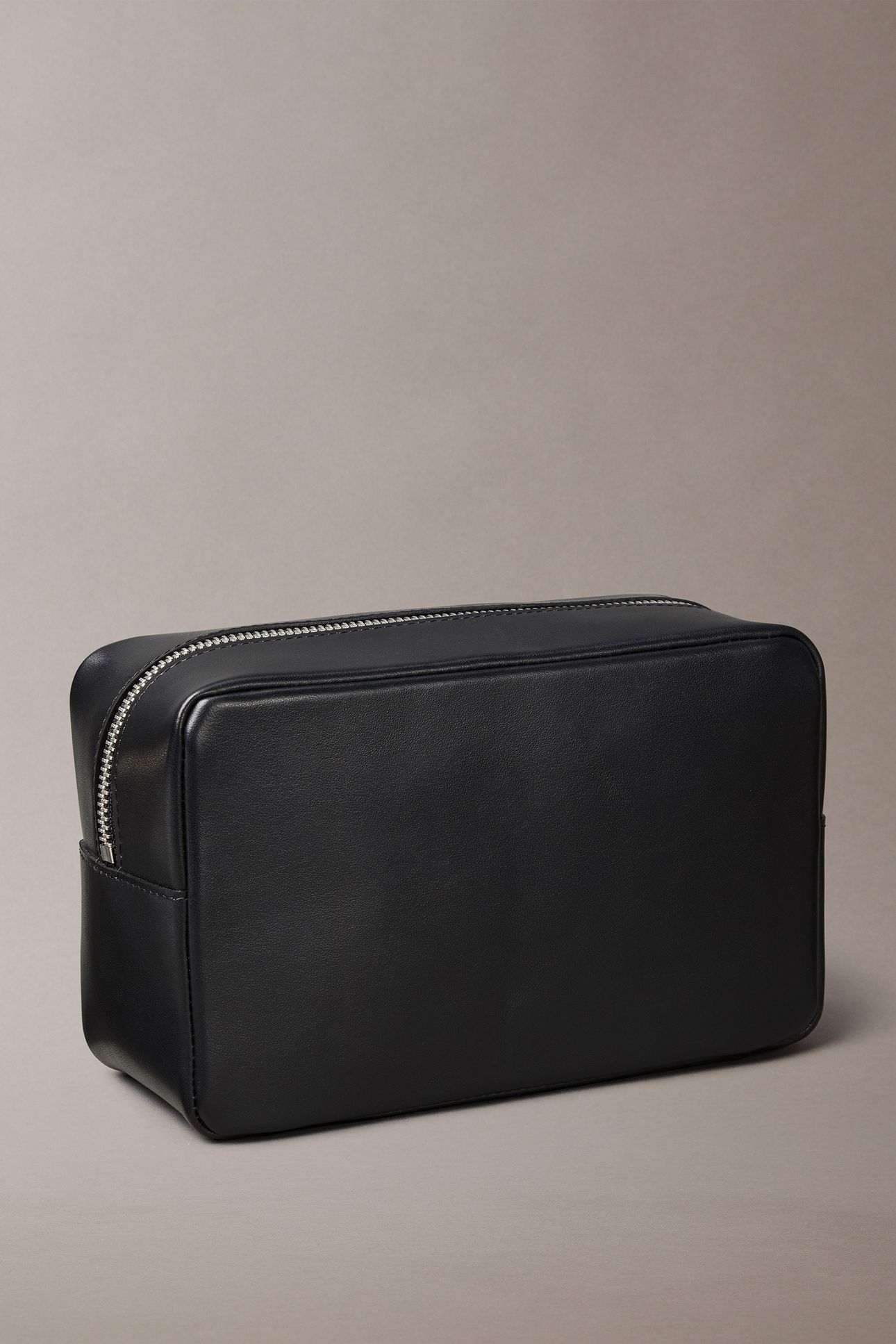 PLAQUE DOPP KIT BLACK 3