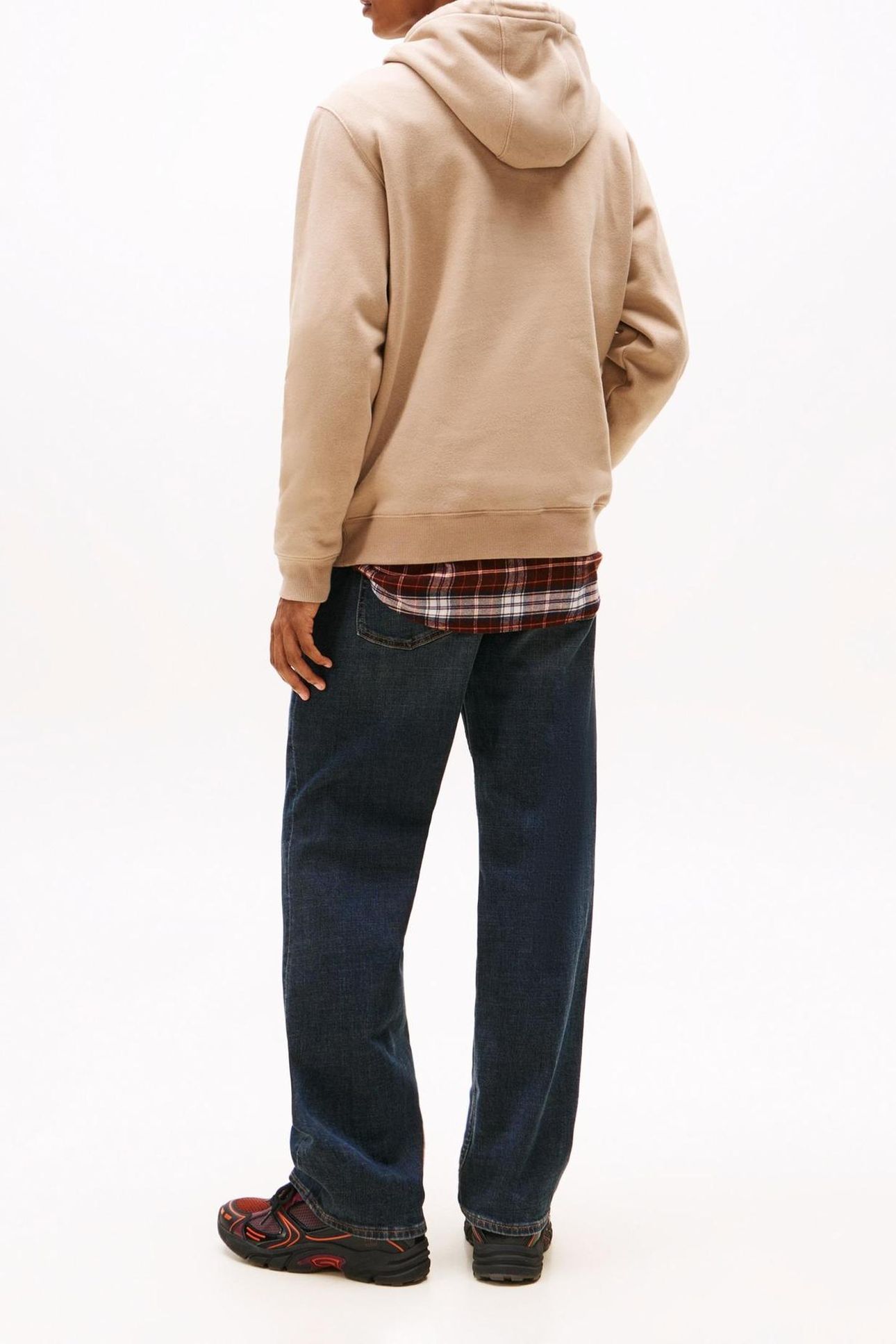 TJM REG FLAG HOODIE COASTAL TAUPE 2