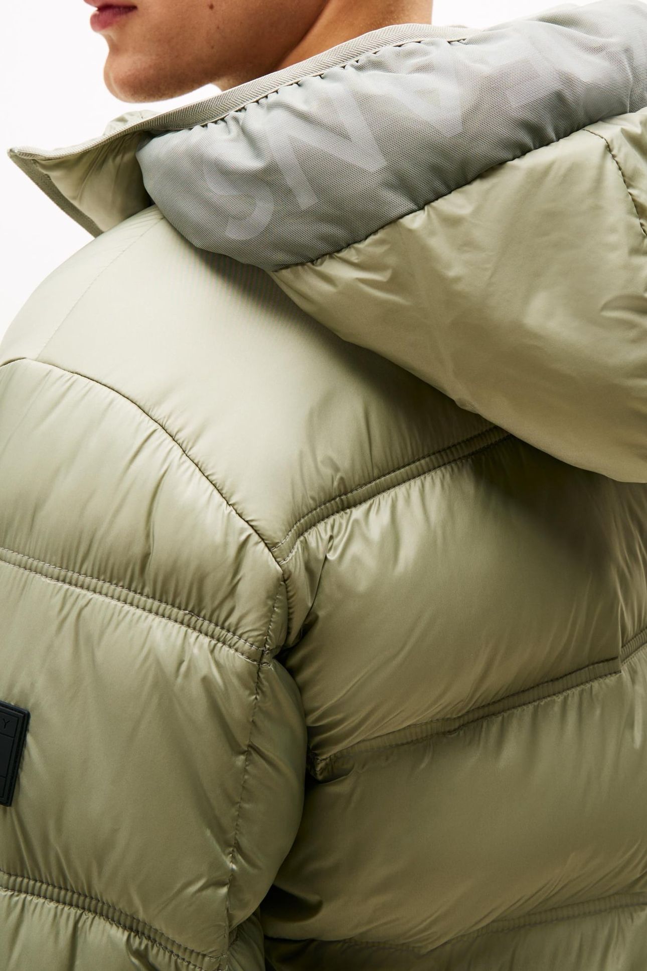 TJM HOODED LOGO PUFFER UTILITY SAGE 5